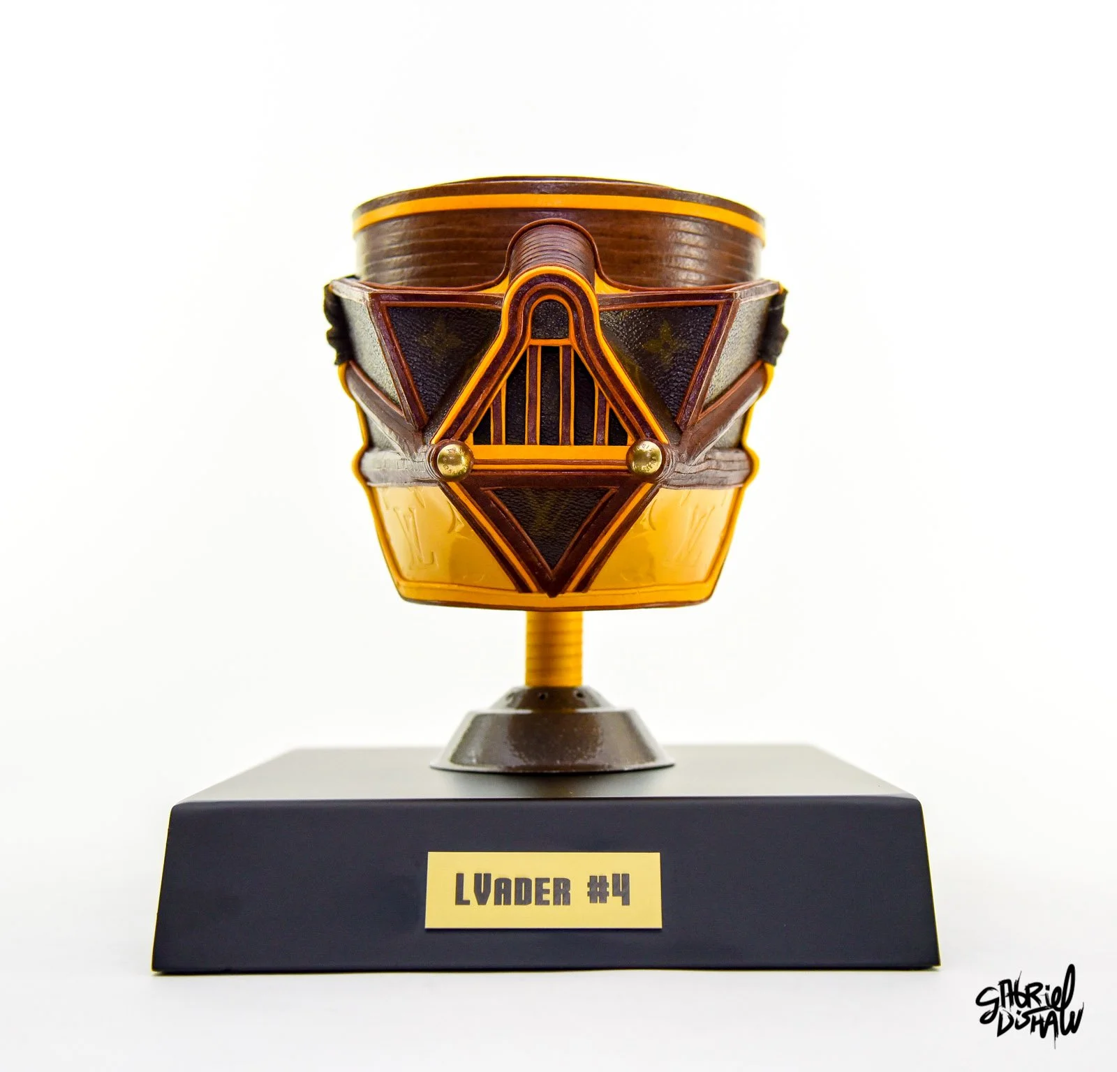 Gabriel-Dishaw-Dishaw-lvader-four-darth-vader-upcycled-luxury-mask-series-star-wars-07.jpg