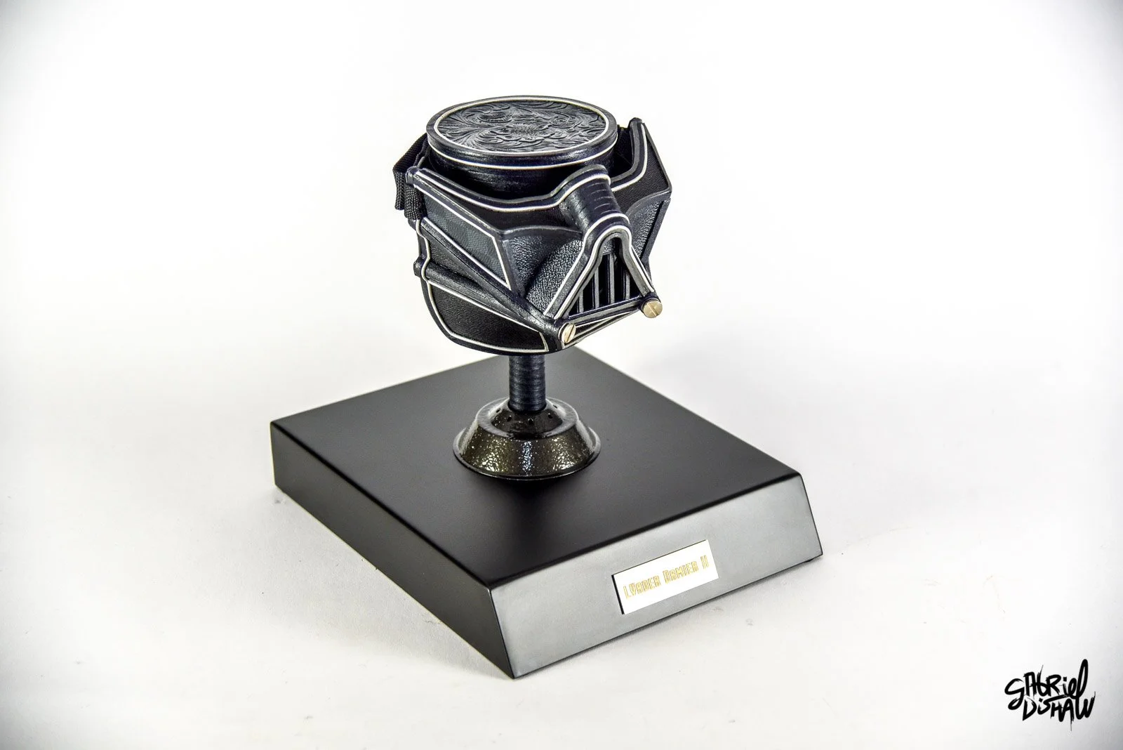 Gabriel-Dishaw-Dishaw-lvader-damier-two-darth-vader-upcycled-luxury-mask-series-star-wars-08.jpg
