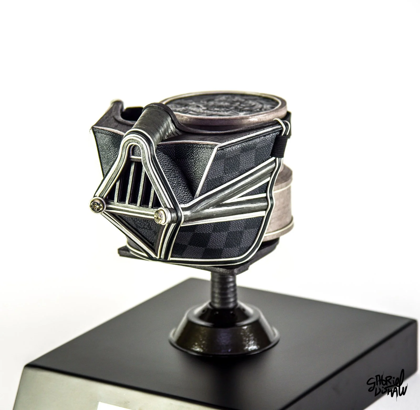Gabriel-Dishaw-Dishaw-lvader-damier-three-darth-vader-upcycled-luxury-mask-series-star-wars-06.jpg