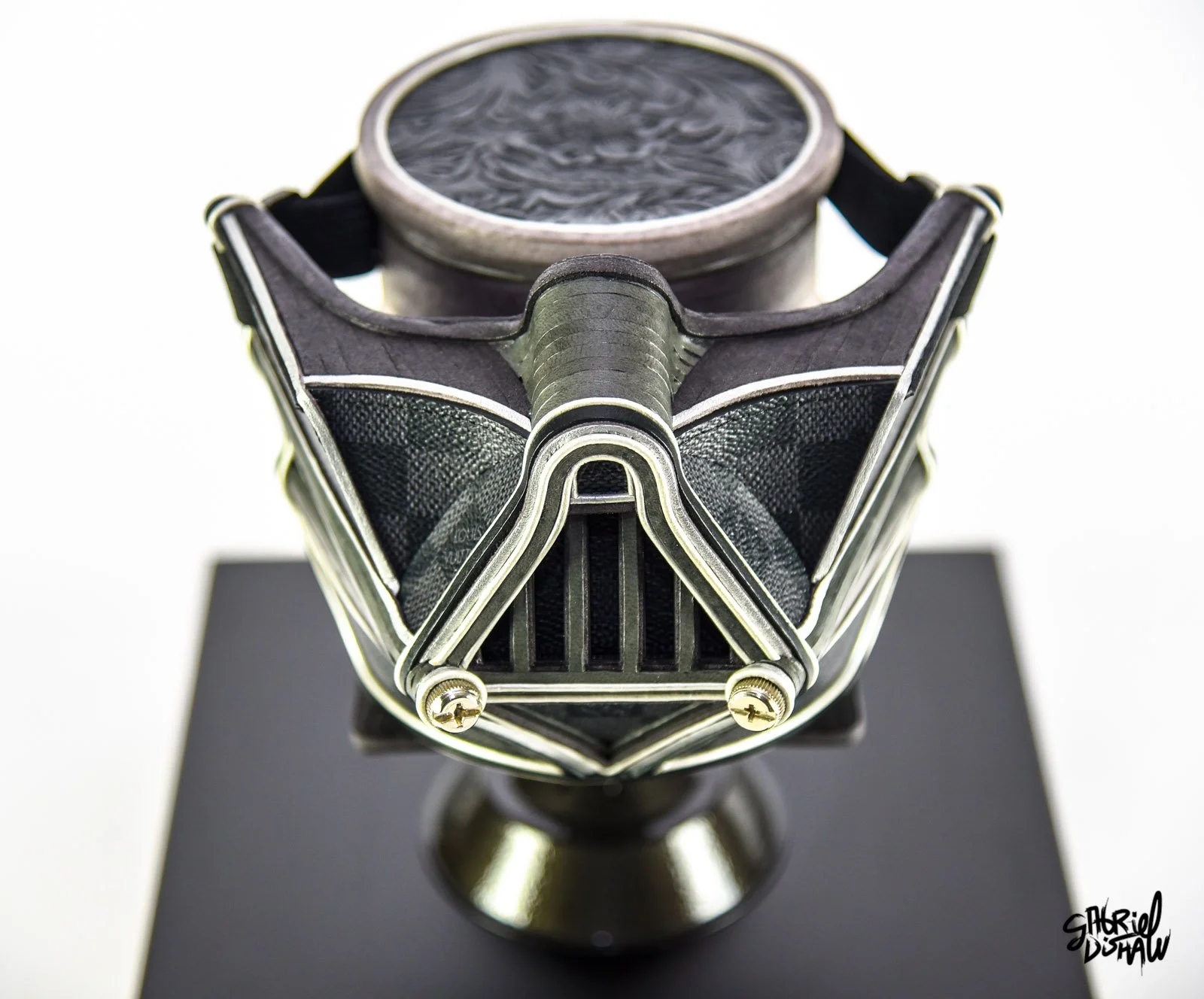 Gabriel-Dishaw-Dishaw-lvader-damier-three-darth-vader-upcycled-luxury-mask-series-star-wars-08.jpg