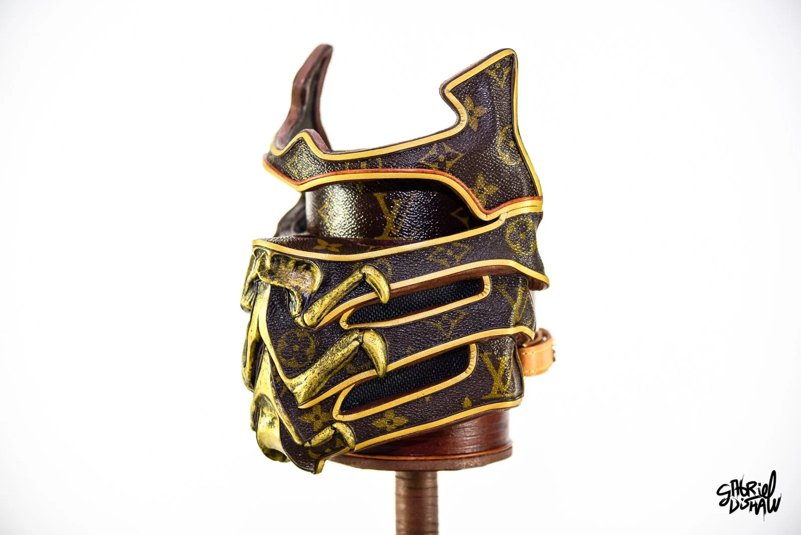Gabriel-Dishaw-Dishaw-scorpion-lv-mk9-mask-upcycled-luxury-series-video-game-mortal-combat-02.jpg