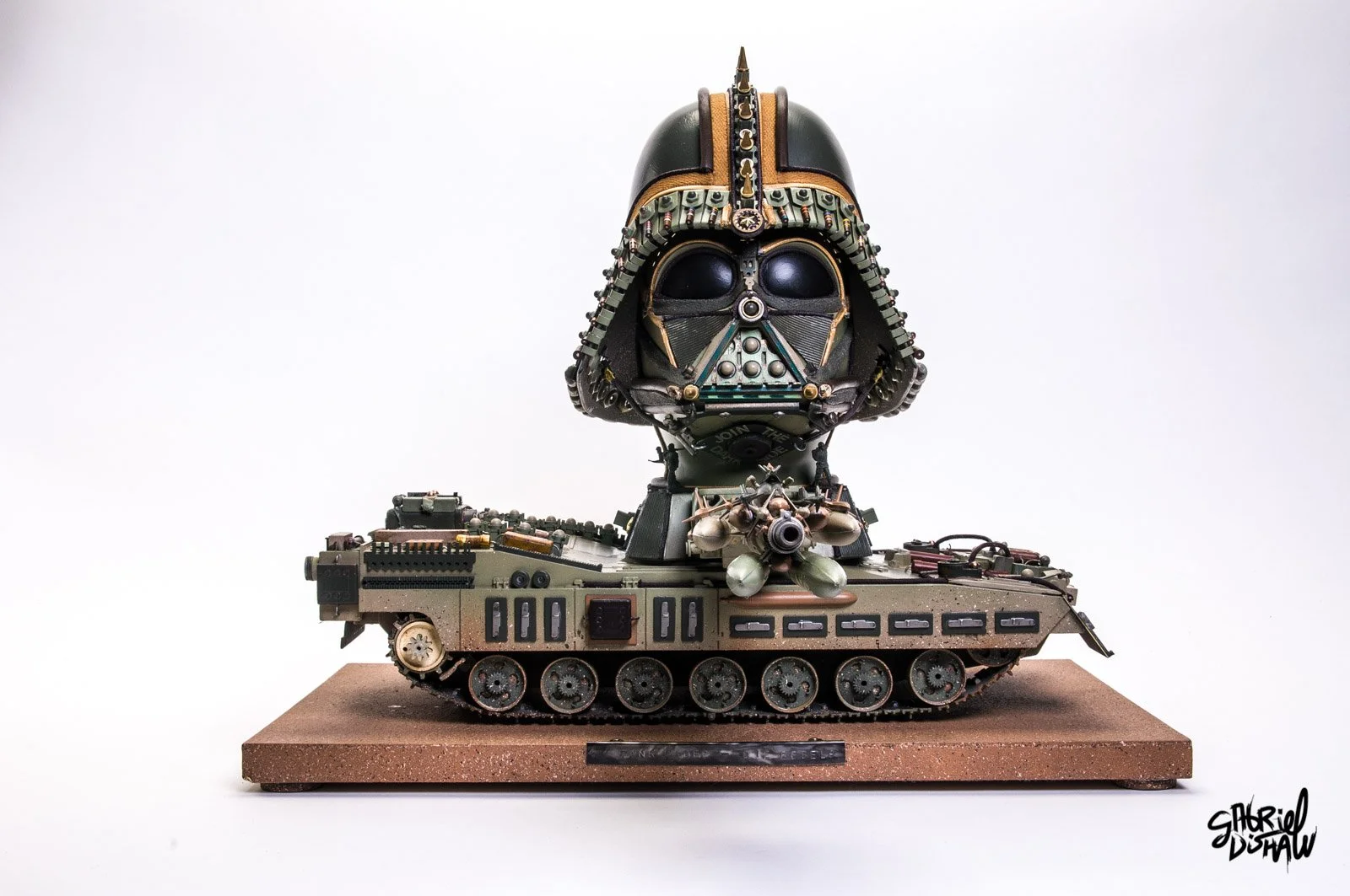 Gabriel-Dishaw-tank-vader-die-rebels-upcycled-darth-vader-star-wars-dark-side-06.jpg