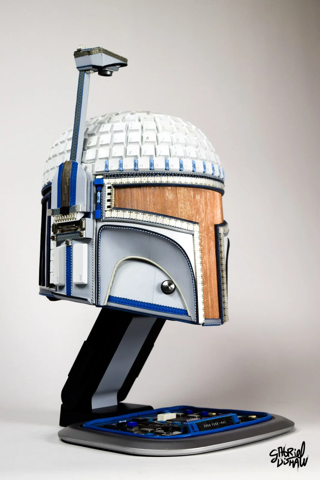 Gabriel-Dishaw-boba-fett-mac-boba-fett-upcycled-mandalorian-star-wars-art-luxury-ewaste-helmet-06.jpg