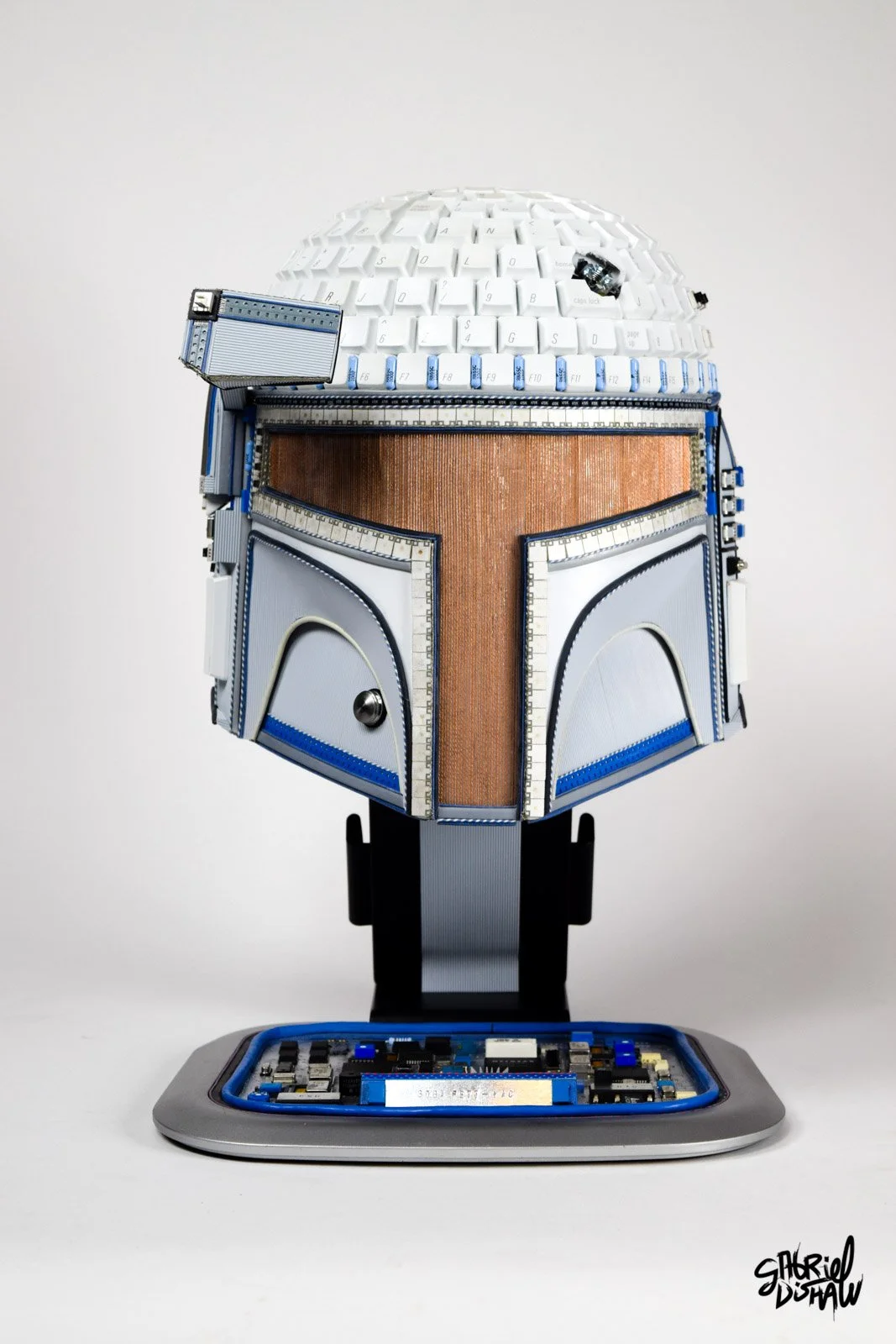 Gabriel-Dishaw-boba-fett-mac-boba-fett-upcycled-mandalorian-star-wars-art-luxury-ewaste-helmet-17.jpg