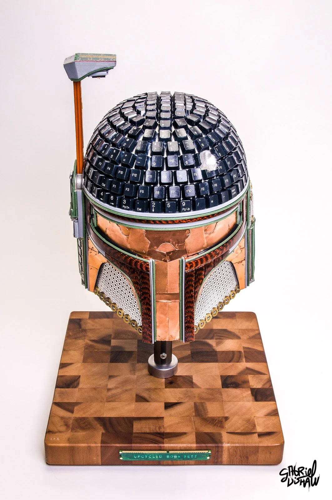 Gabriel-Dishaw-upcycled-boba-fett-mandalorian-star-wars-art-luxury-ewaste-helmet-09.jpg