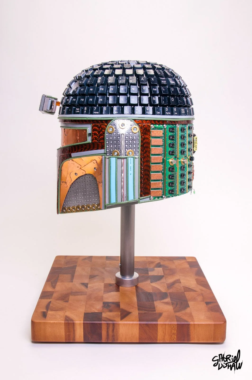 Gabriel-Dishaw-upcycled-boba-fett-mandalorian-star-wars-art-luxury-ewaste-helmet-04.jpg