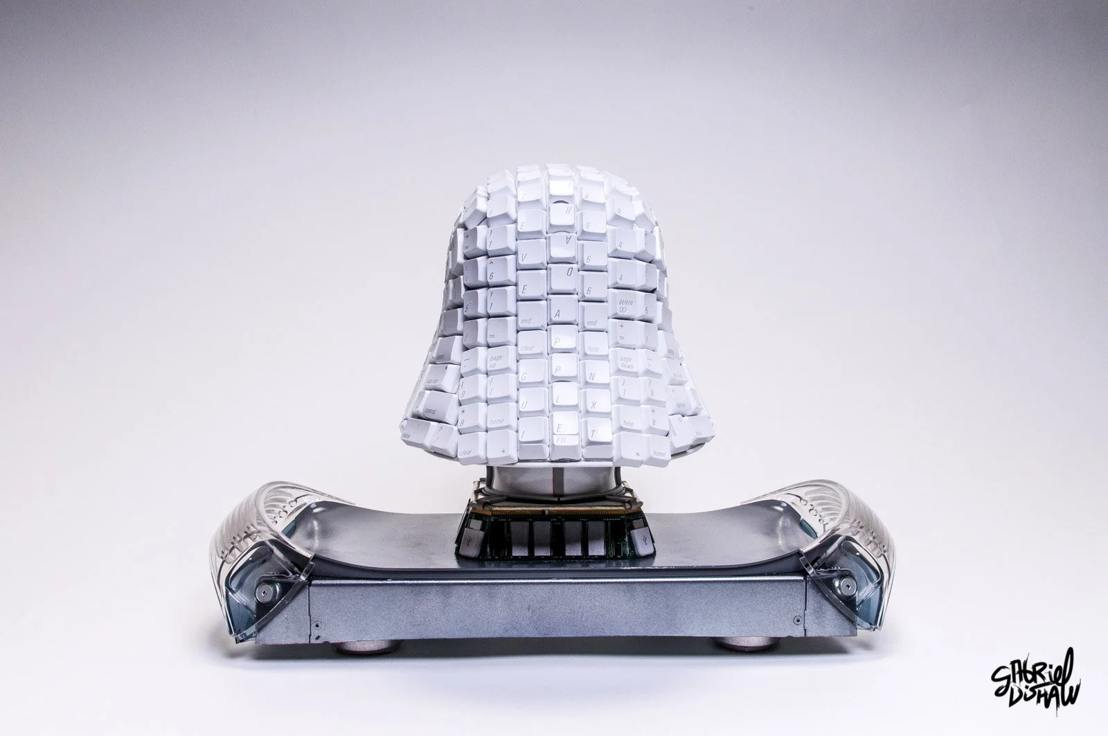Gabriel-Dishaw-mac-vader-darth-vader-star-wars-macintosh-art-ewaste-upcycled-helmet-apple-computer-art-08.jpg
