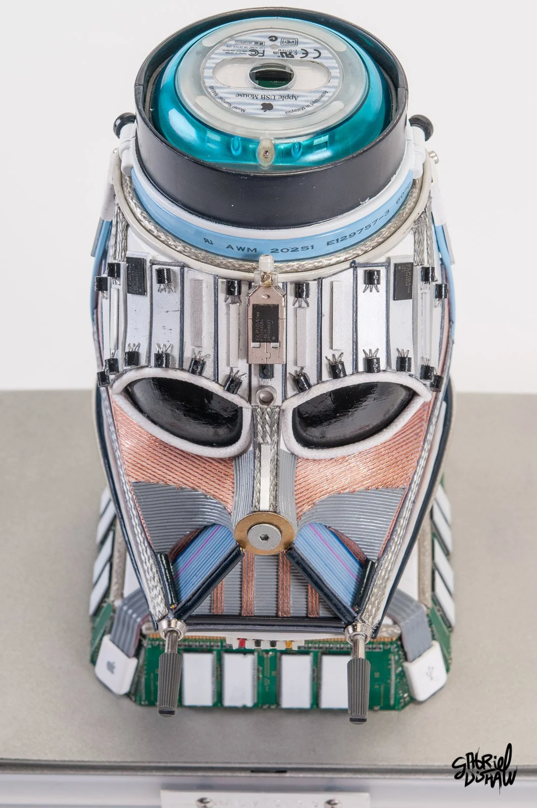 Gabriel-Dishaw-mac-vader-three-darth-vader-star-wars-macintosh-art-ewaste-upcycled-helmet-apple-computer-art-01.jpg