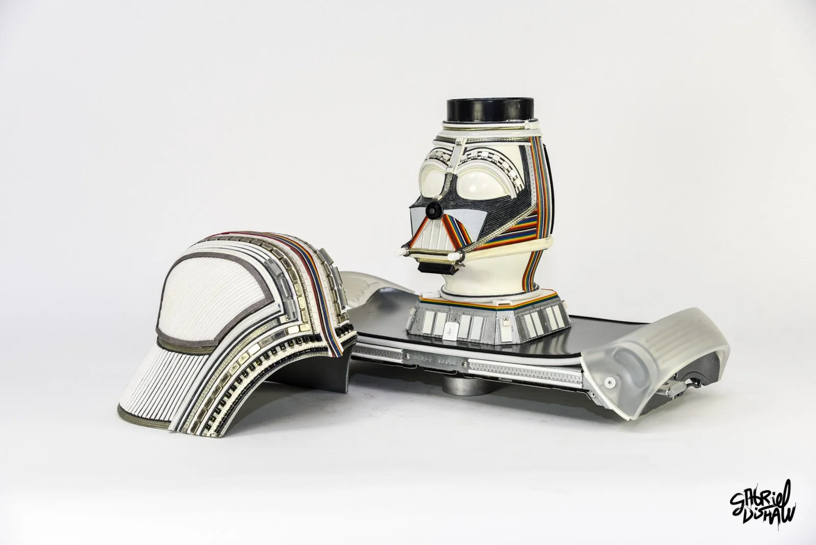 Gabriel-Dishaw-apple-vader-darth-vader-star-wars--macintosh-art-ewaste-upcycled-helmet-apple-computer-art-02.jpg