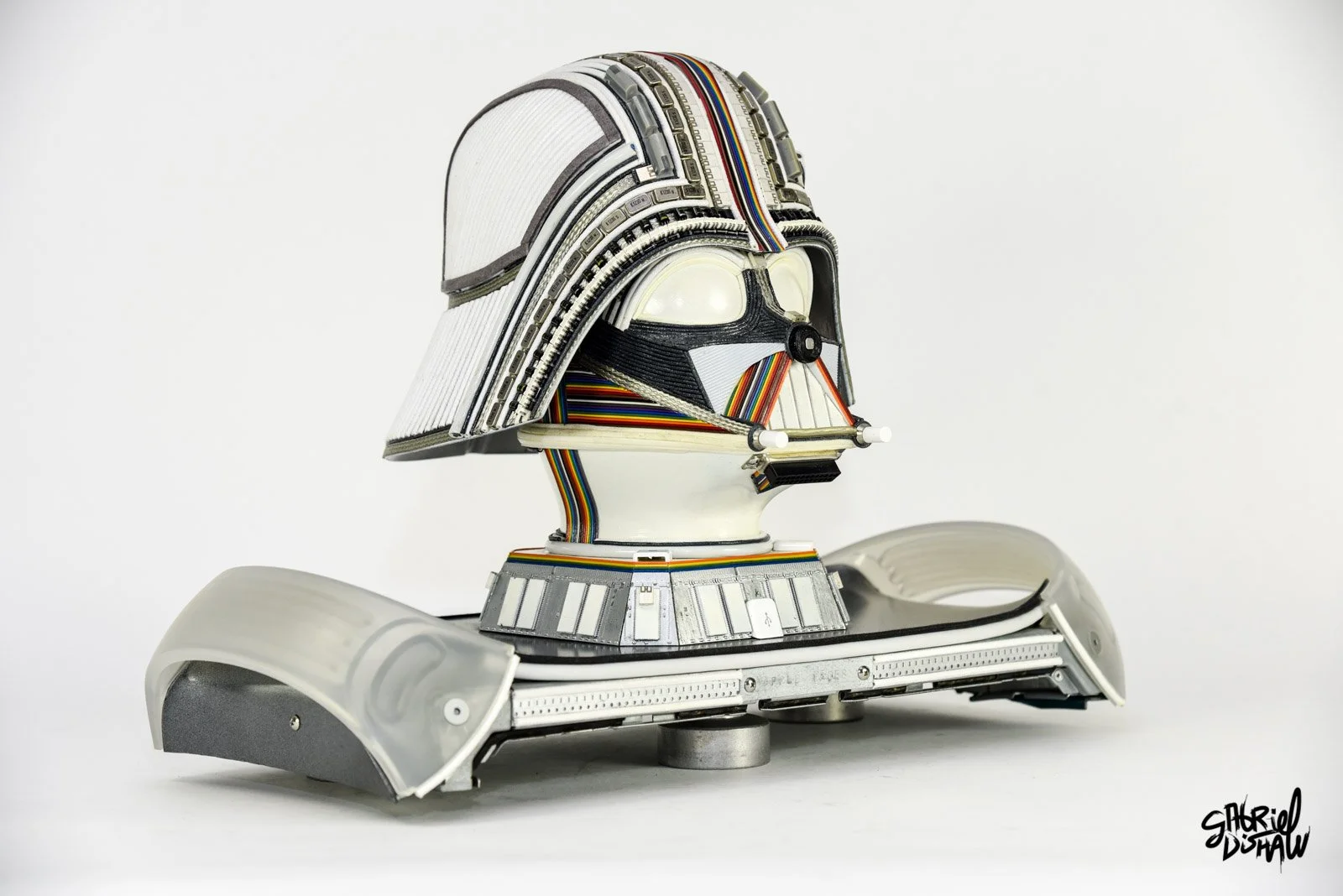 Gabriel-Dishaw-apple-vader-darth-vader-star-wars--macintosh-art-ewaste-upcycled-helmet-apple-computer-art-06.jpg