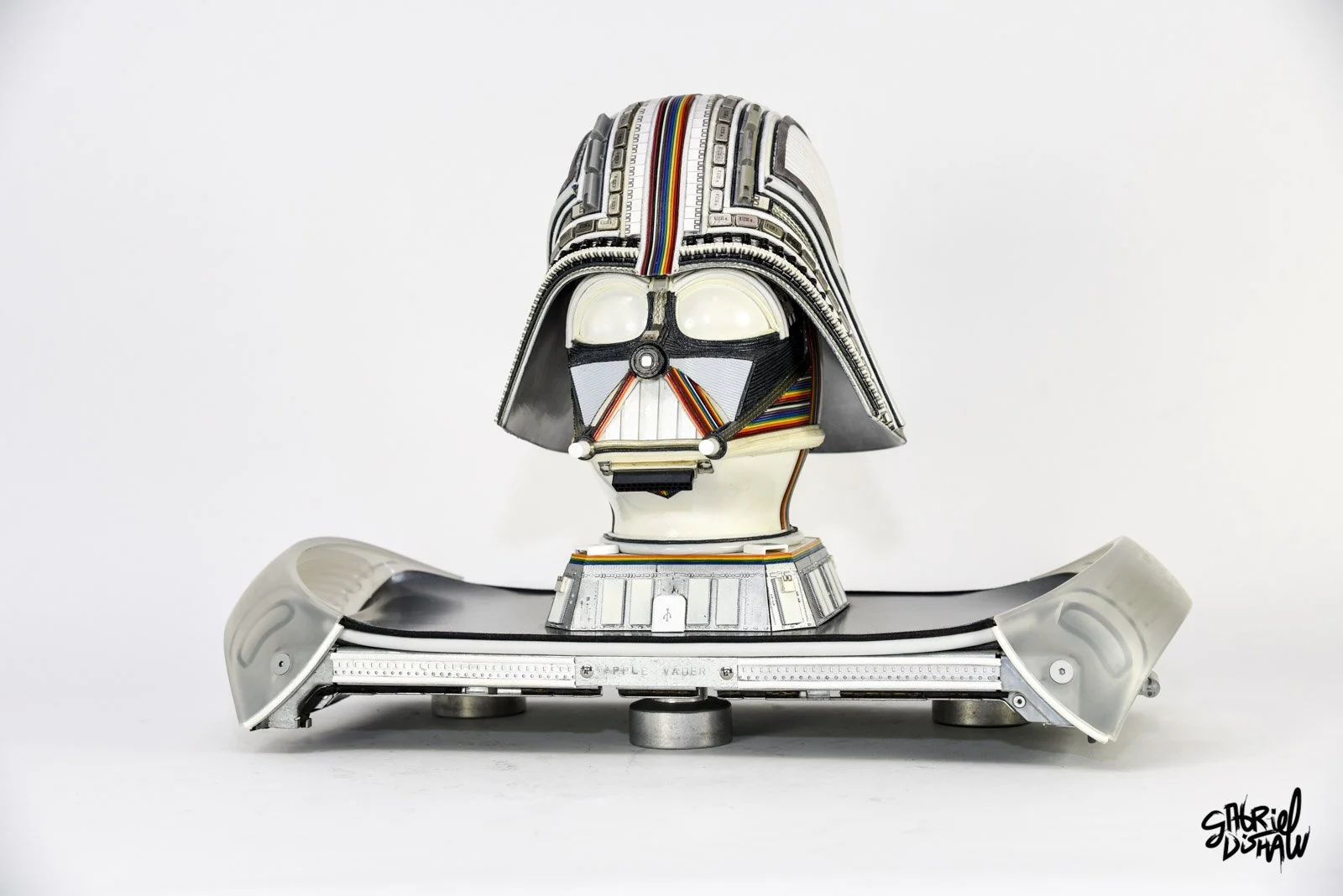 Gabriel-Dishaw-apple-vader-darth-vader-star-wars--macintosh-art-ewaste-upcycled-helmet-apple-computer-art-17.jpg