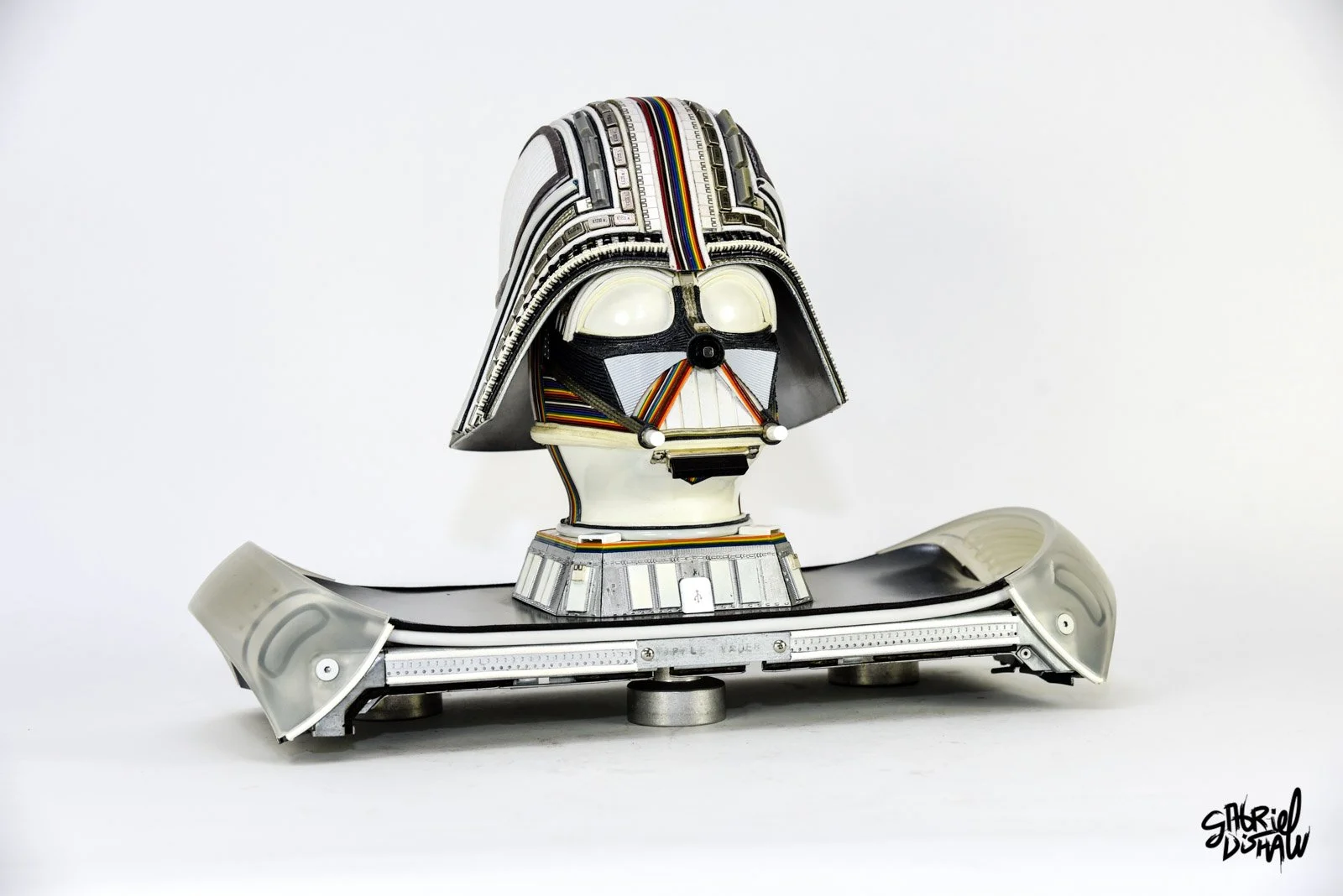 Gabriel-Dishaw-apple-vader-darth-vader-star-wars--macintosh-art-ewaste-upcycled-helmet-apple-computer-art-18.jpg