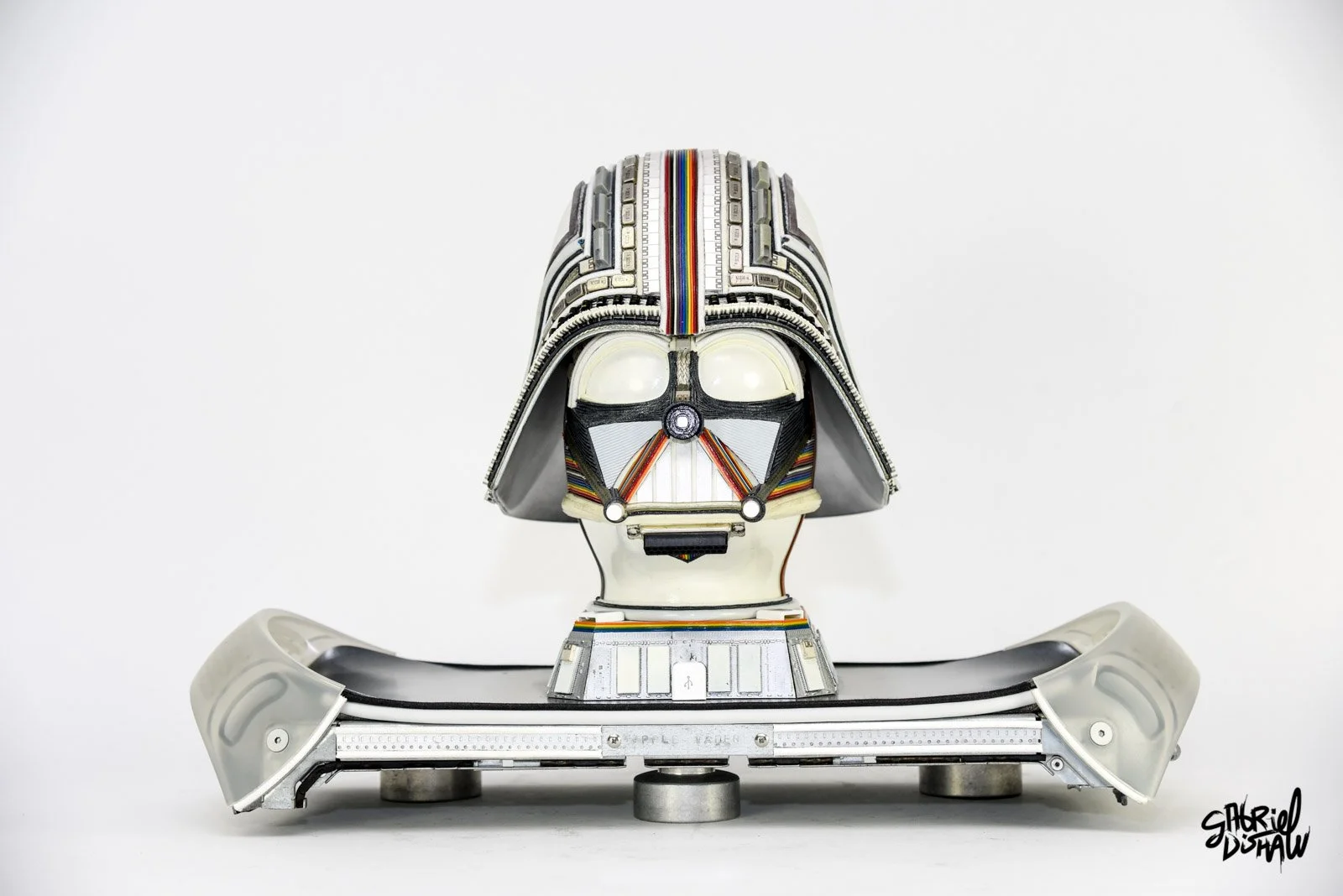 Gabriel-Dishaw-apple-vader-darth-vader-star-wars--macintosh-art-ewaste-upcycled-helmet-apple-computer-art-21.jpg