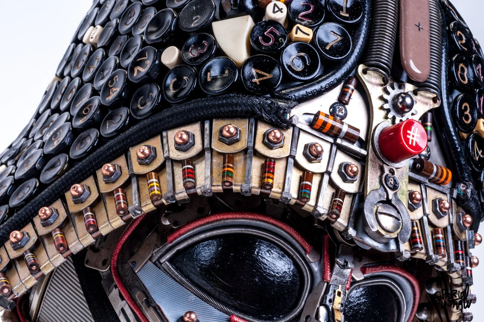 Gabriel-Dishaw-arachnid-vader-darth-vader-star-wars-art-ewaste-upcycled-helmet-art-05.jpg