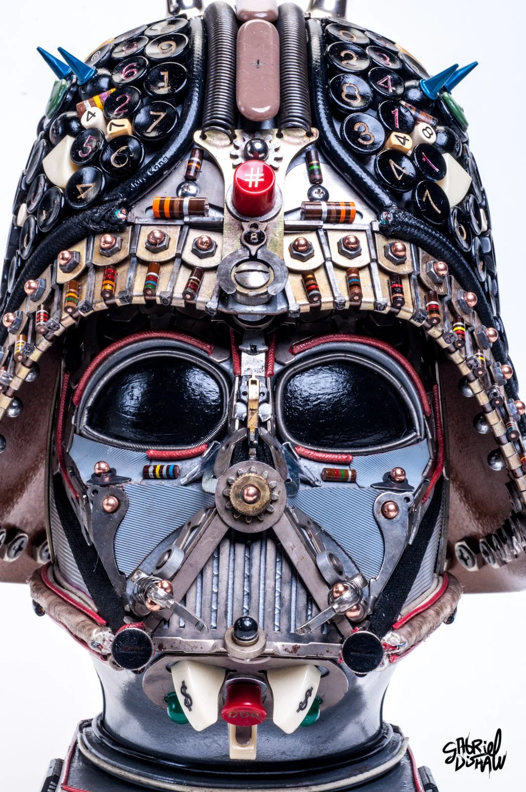 Gabriel-Dishaw-arachnid-vader-darth-vader-star-wars-art-ewaste-upcycled-helmet-art-06.jpg