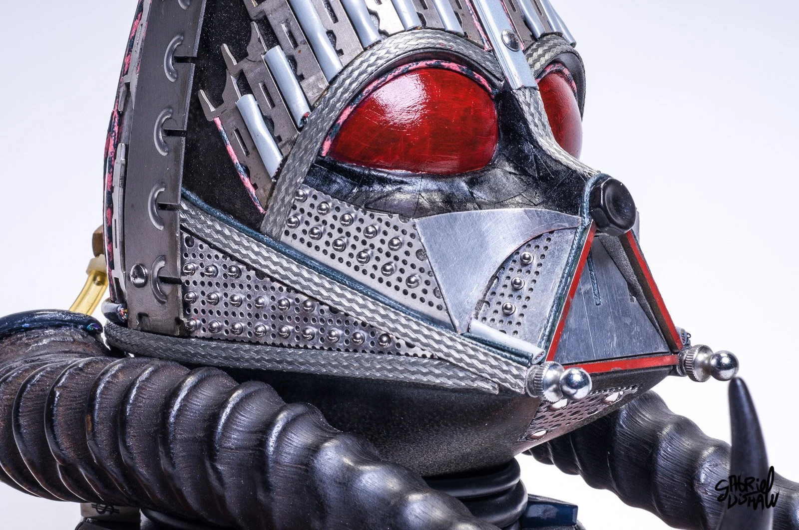 Gabriel-Dishaw-taun-taun-vader-horns-darth-vader-star-wars-art-ewaste-upcycled-helmet-art-06.jpg