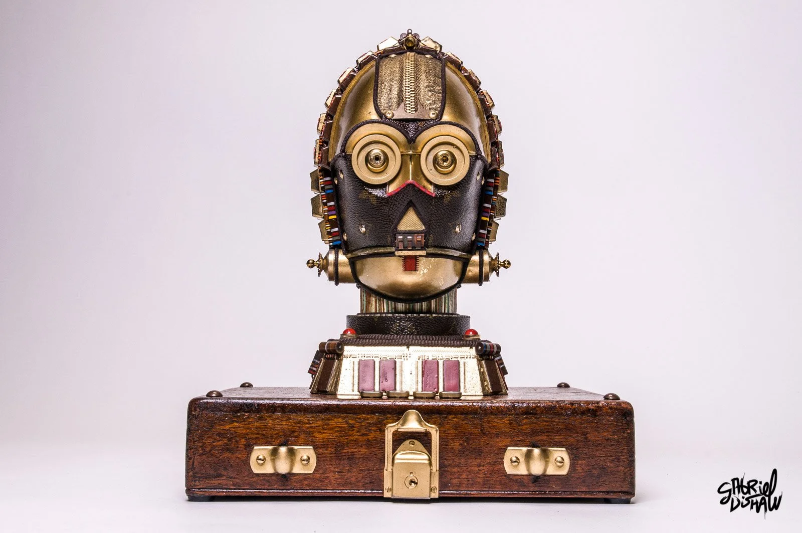 Gabriel-Dishaw-C3LV-c3po-mashup-droids-star-wars-art-ewaste-upcycled-helmet-art-04.jpg