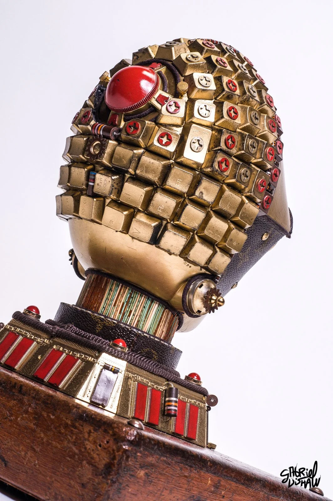 Gabriel-Dishaw-C3LV-c3po-mashup-droids-star-wars-art-ewaste-upcycled-helmet-art-03.jpg