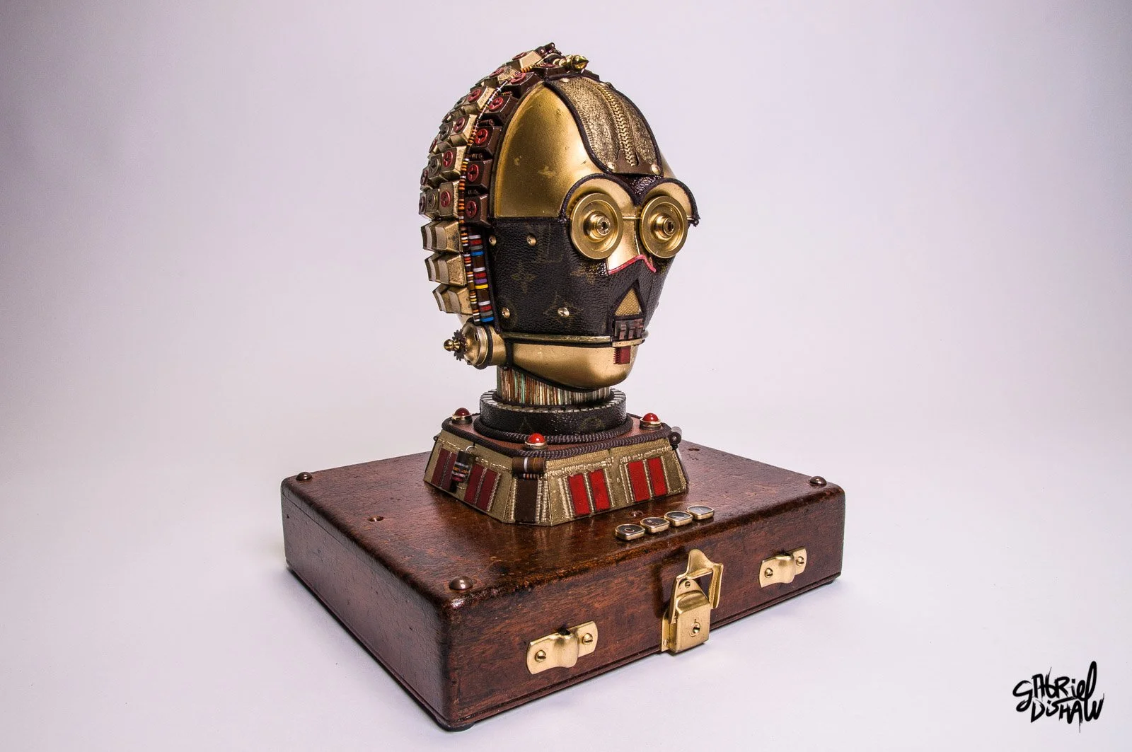 Gabriel-Dishaw-C3LV-c3po-mashup-droids-star-wars-art-ewaste-upcycled-helmet-art-10.jpg