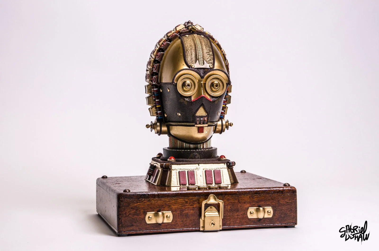 Gabriel-Dishaw-C3LV-c3po-mashup-droids-star-wars-art-ewaste-upcycled-helmet-art-12.jpg