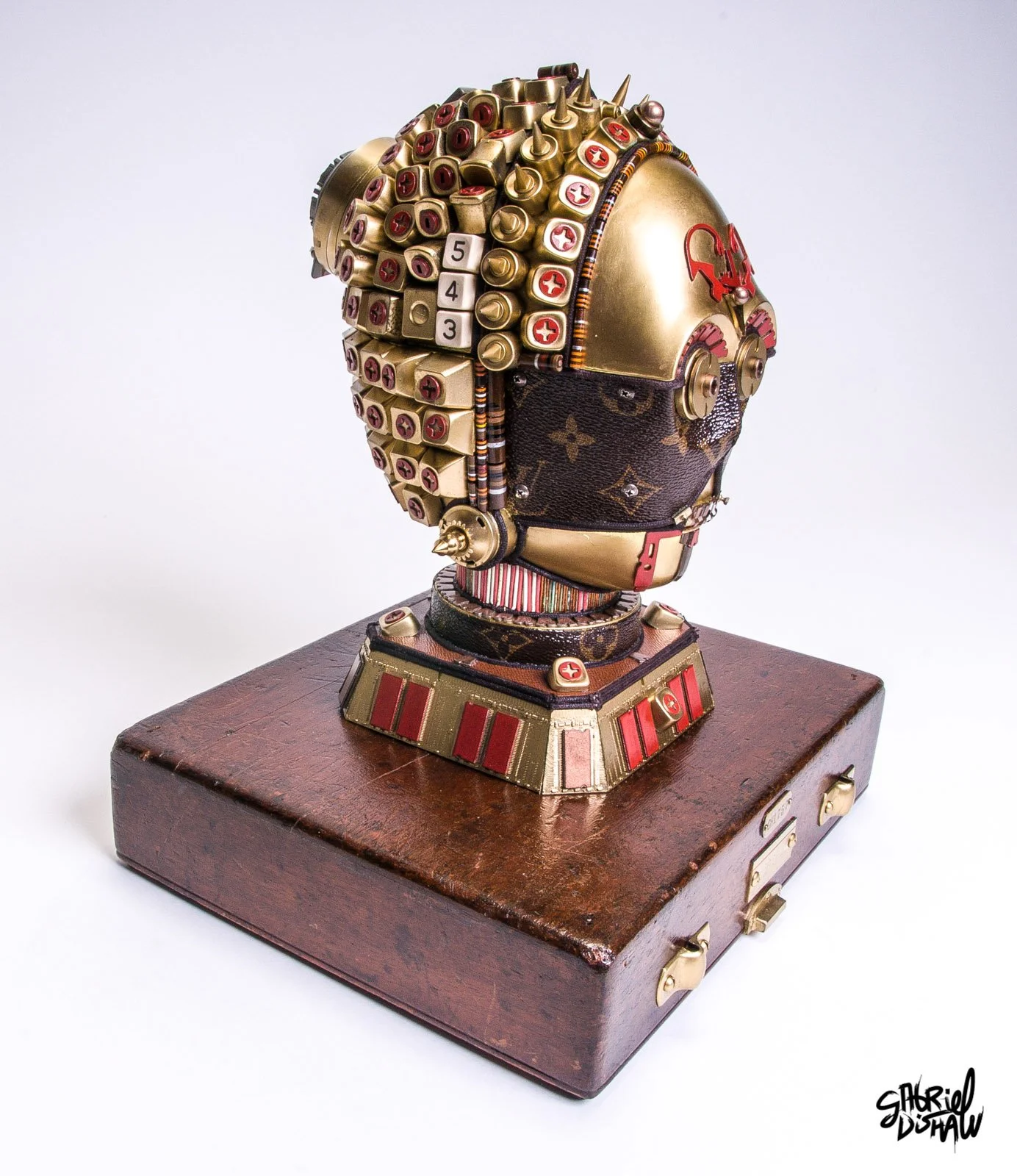 Gabriel-Dishaw-C3PO-lv-c3po-mashup-droids-star-wars-luxury-art-ewaste-upcycled-helmet-art-02.jpg
