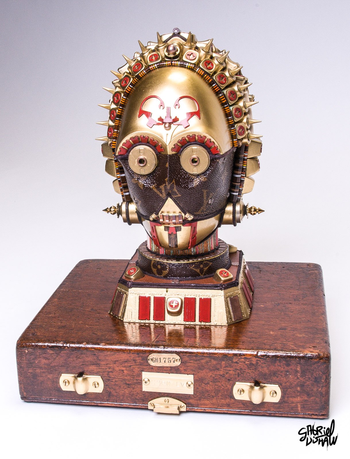 Gabriel-Dishaw-C3PO-lv-c3po-mashup-droids-star-wars-luxury-art-ewaste-upcycled-helmet-art-04.jpg