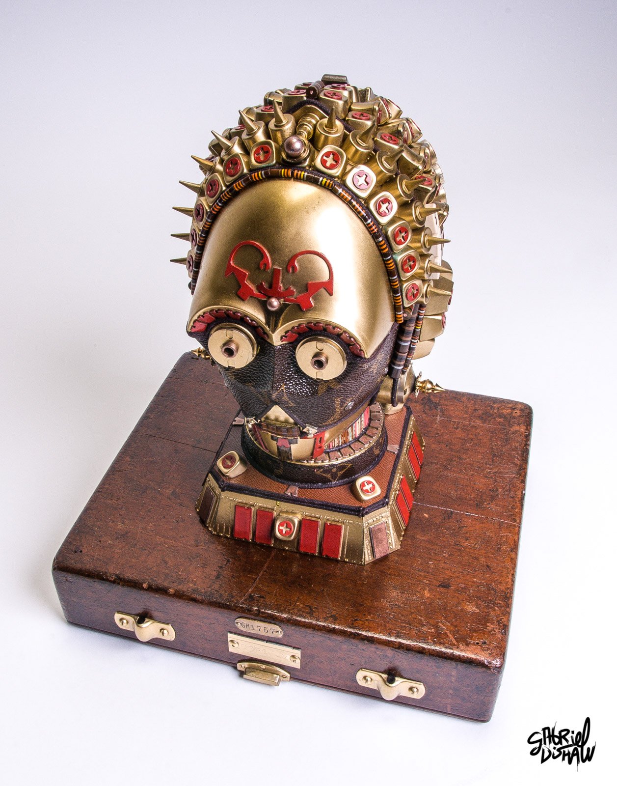 Gabriel-Dishaw-C3PO-lv-c3po-mashup-droids-star-wars-luxury-art-ewaste-upcycled-helmet-art-06.jpg