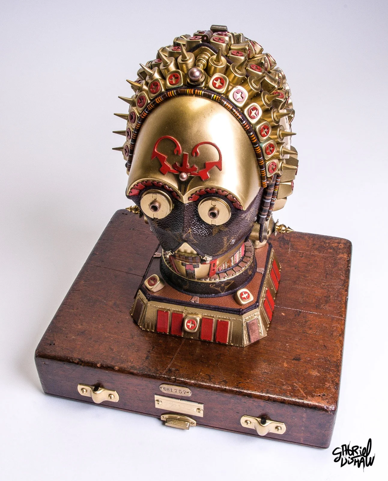 Gabriel-Dishaw-C3PO-lv-c3po-mashup-droids-star-wars-luxury-art-ewaste-upcycled-helmet-art-07.jpg
