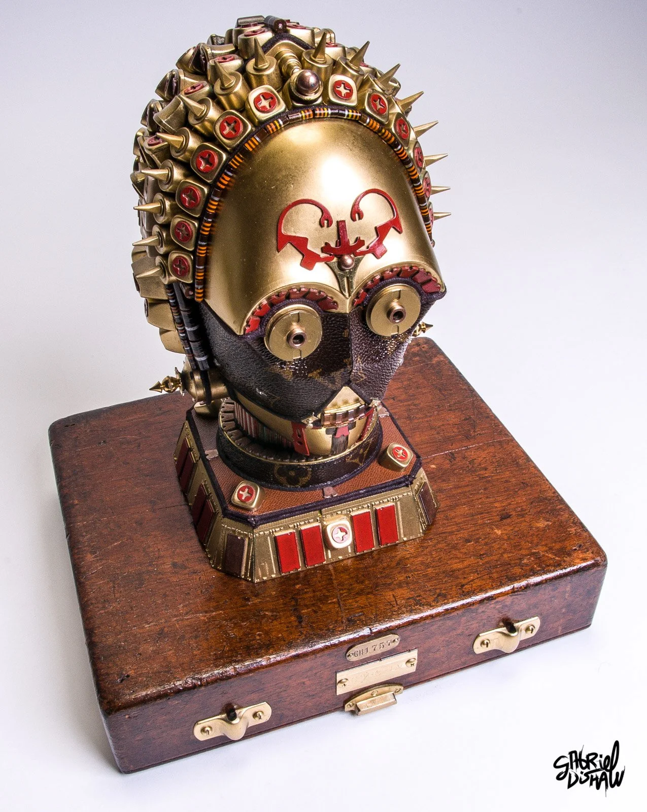 Gabriel-Dishaw-C3PO-lv-c3po-mashup-droids-star-wars-luxury-art-ewaste-upcycled-helmet-art-08.jpg