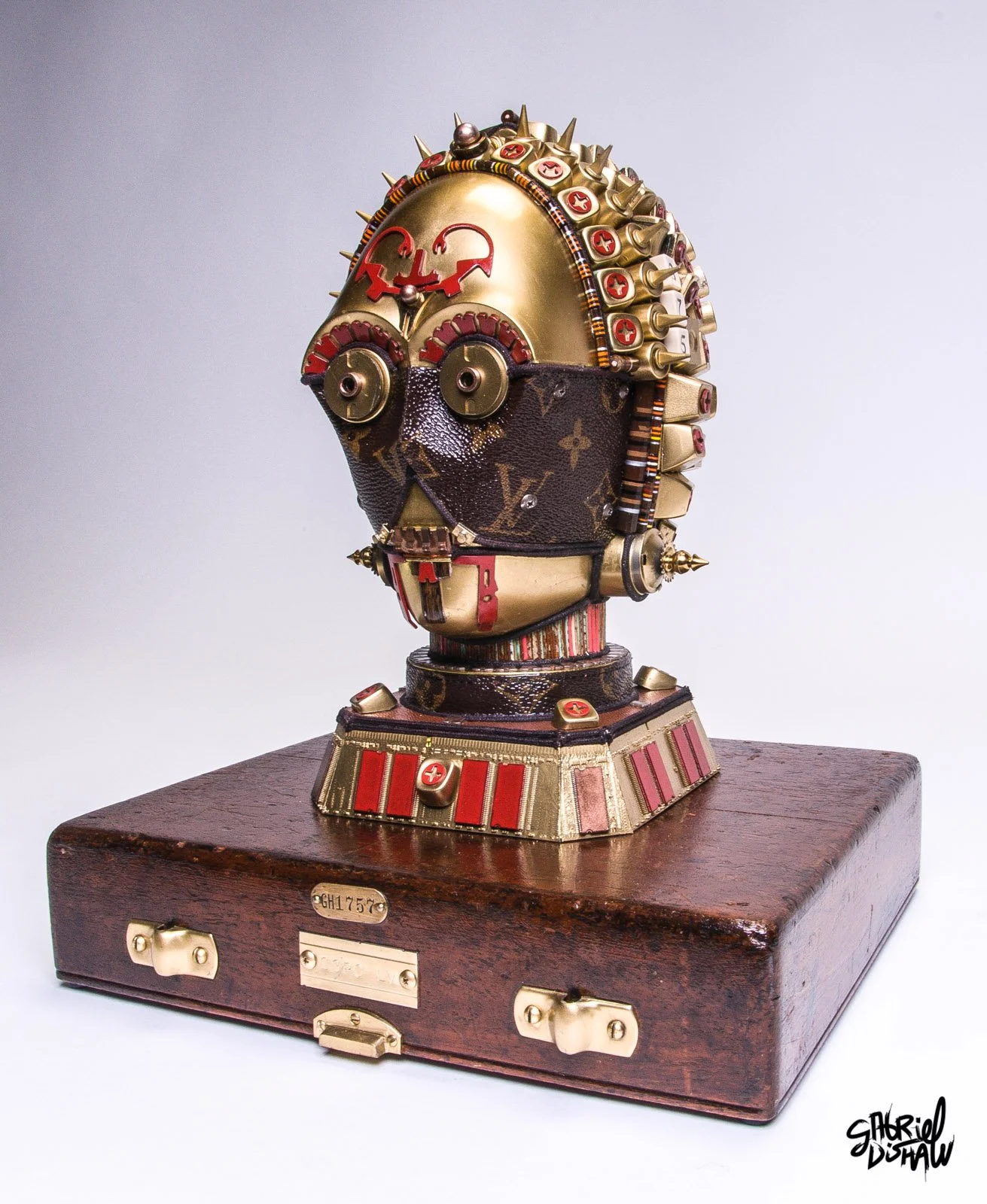 Gabriel-Dishaw-C3PO-lv-c3po-mashup-droids-star-wars-luxury-art-ewaste-upcycled-helmet-art-11.jpg