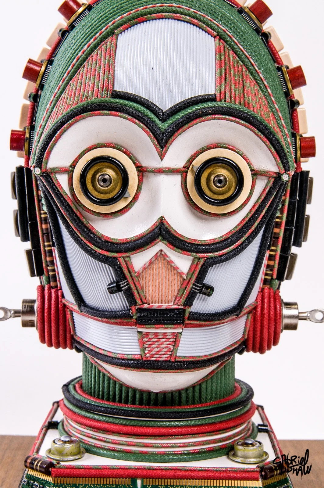 Gabriel-Dishaw-c3po-upcycled-one-mashup-droids-star-wars-luxury-art-ewaste-upcycled-sculpture-art-01.jpg