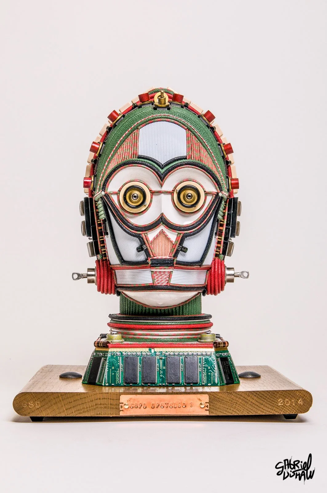 Gabriel-Dishaw-c3po-upcycled-one-mashup-droids-star-wars-luxury-art-ewaste-upcycled-sculpture-art-04.jpg