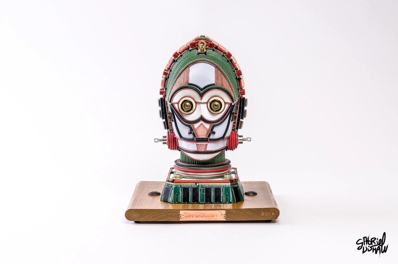 Gabriel-Dishaw-c3po-upcycled-one-mashup-droids-star-wars-luxury-art-ewaste-upcycled-sculpture-art-11.jpg