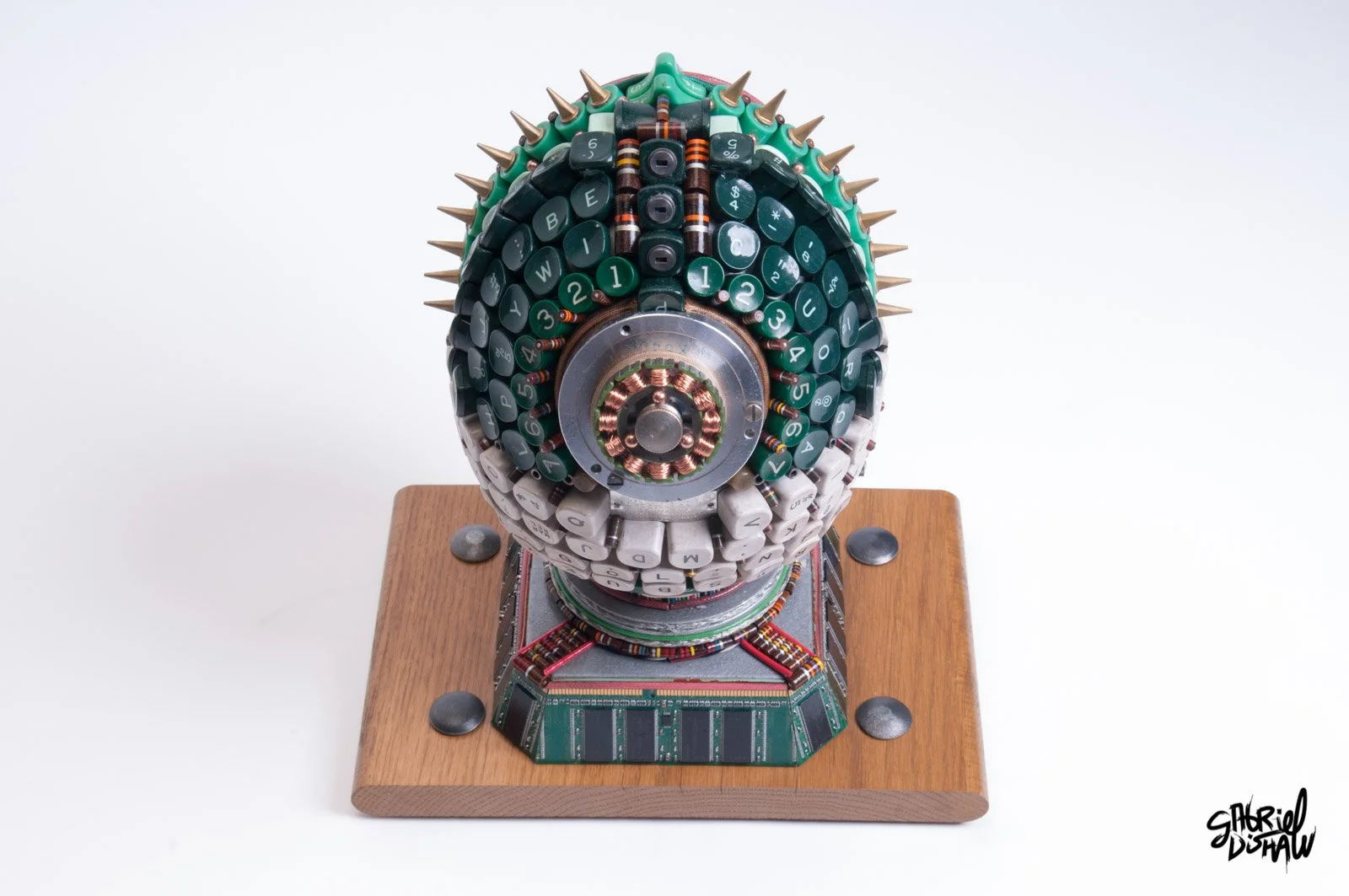 Gabriel-Dishaw-c3po-pygmy-mashup-droids-star-wars-luxury-art-ewaste-upcycled-sculpture-art-09.jpg