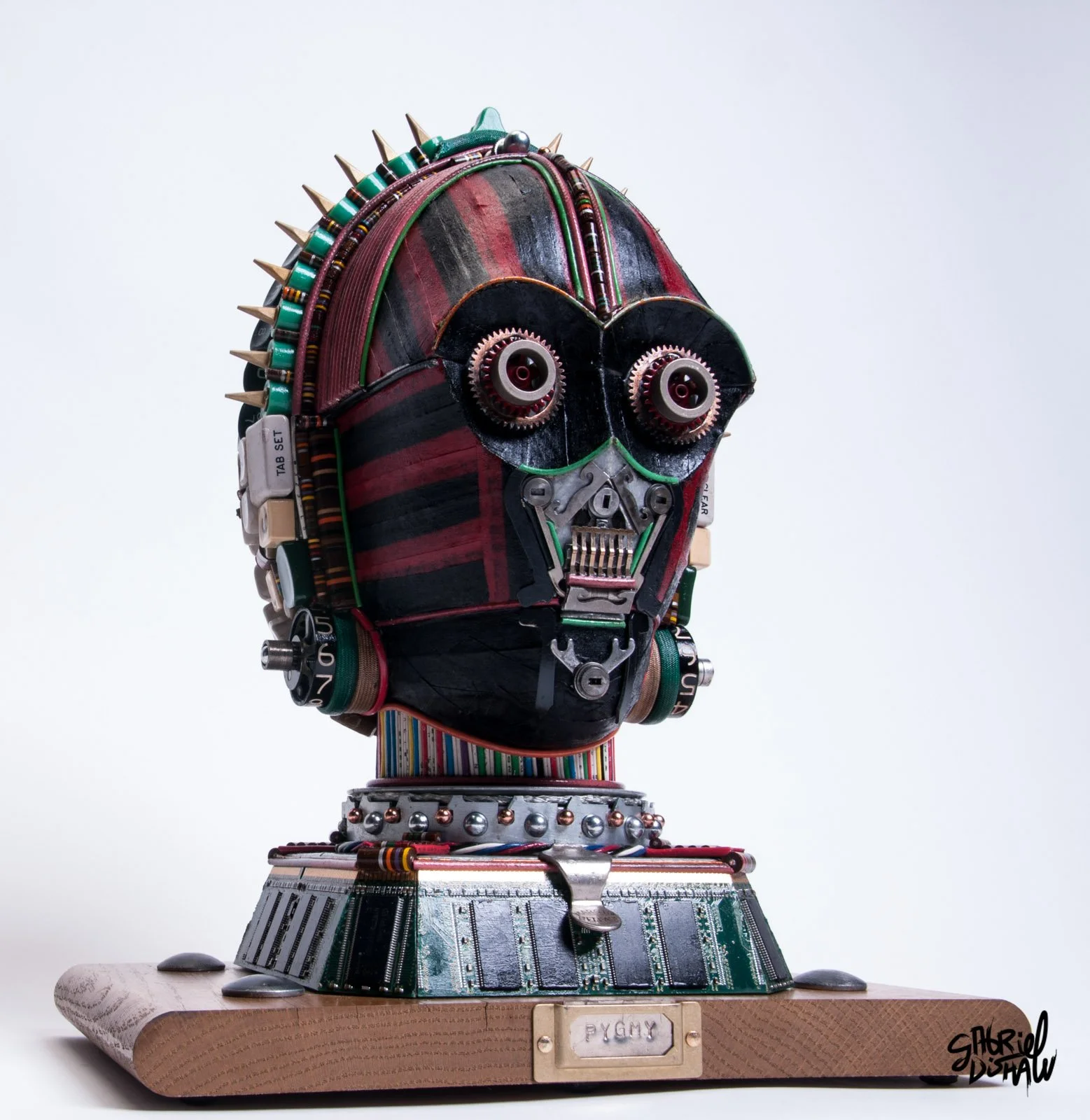 Gabriel-Dishaw-c3po-pygmy-mashup-droids-star-wars-luxury-art-ewaste-upcycled-sculpture-art-13.jpg