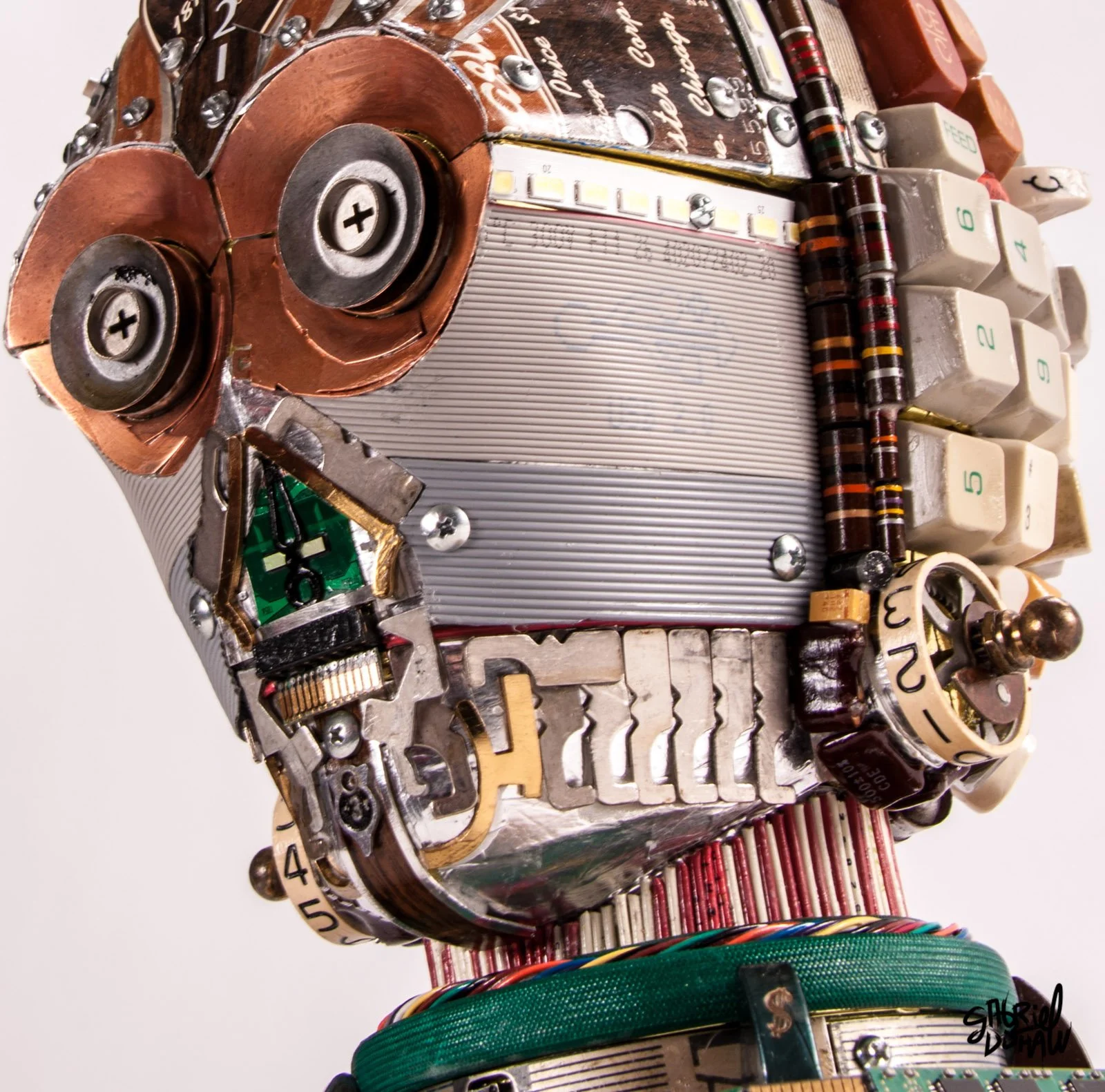 Gabriel-Dishaw-c3po-woody-mashup-droids-star-wars-luxury-art-ewaste-upcycled-sculpture-art-02.jpg