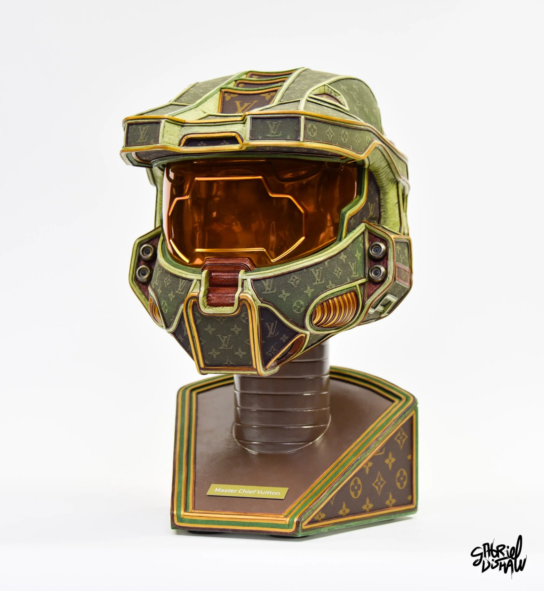 Gabriel-dishaw-master-chief-vuitton-luxe-halo-helmet-luxury-art-upcycled-cosplay-25.jpg