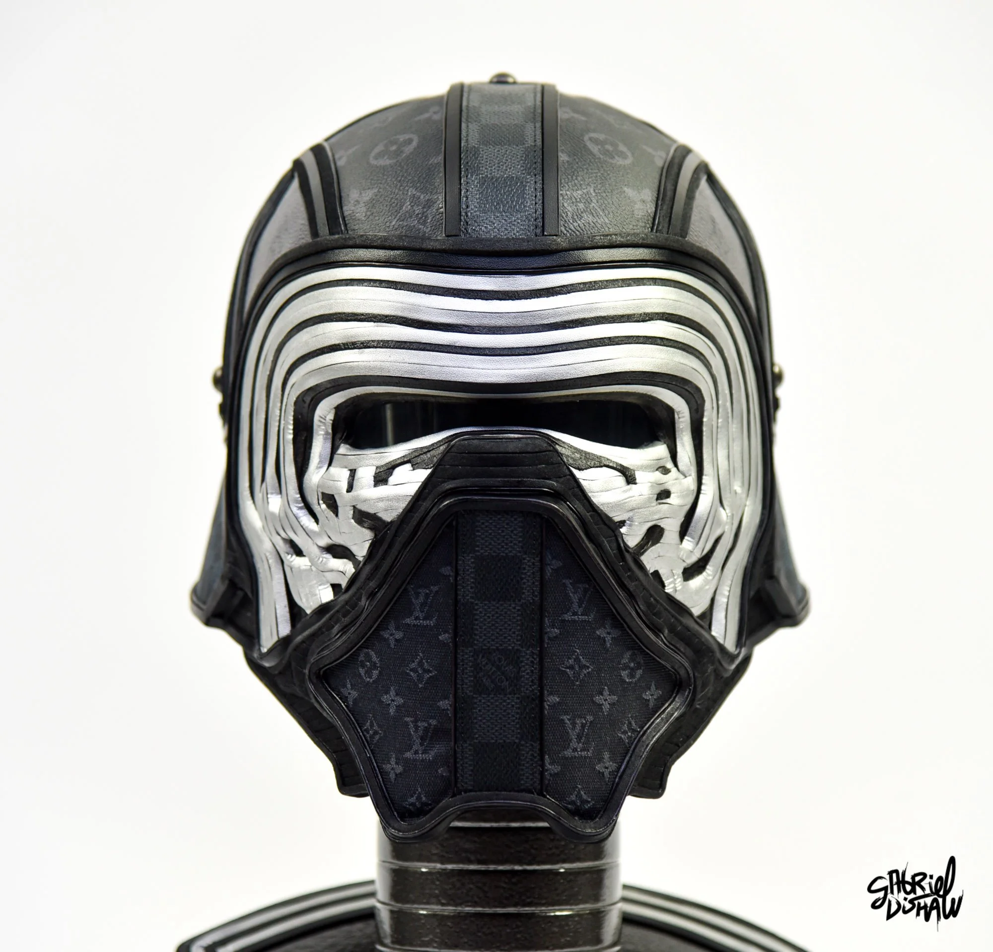 Gabriel-dishaw-luxe-ren--kylo-ren-dark-side-upcycled-cosplay-helmet-art-star-wars-36.jpg