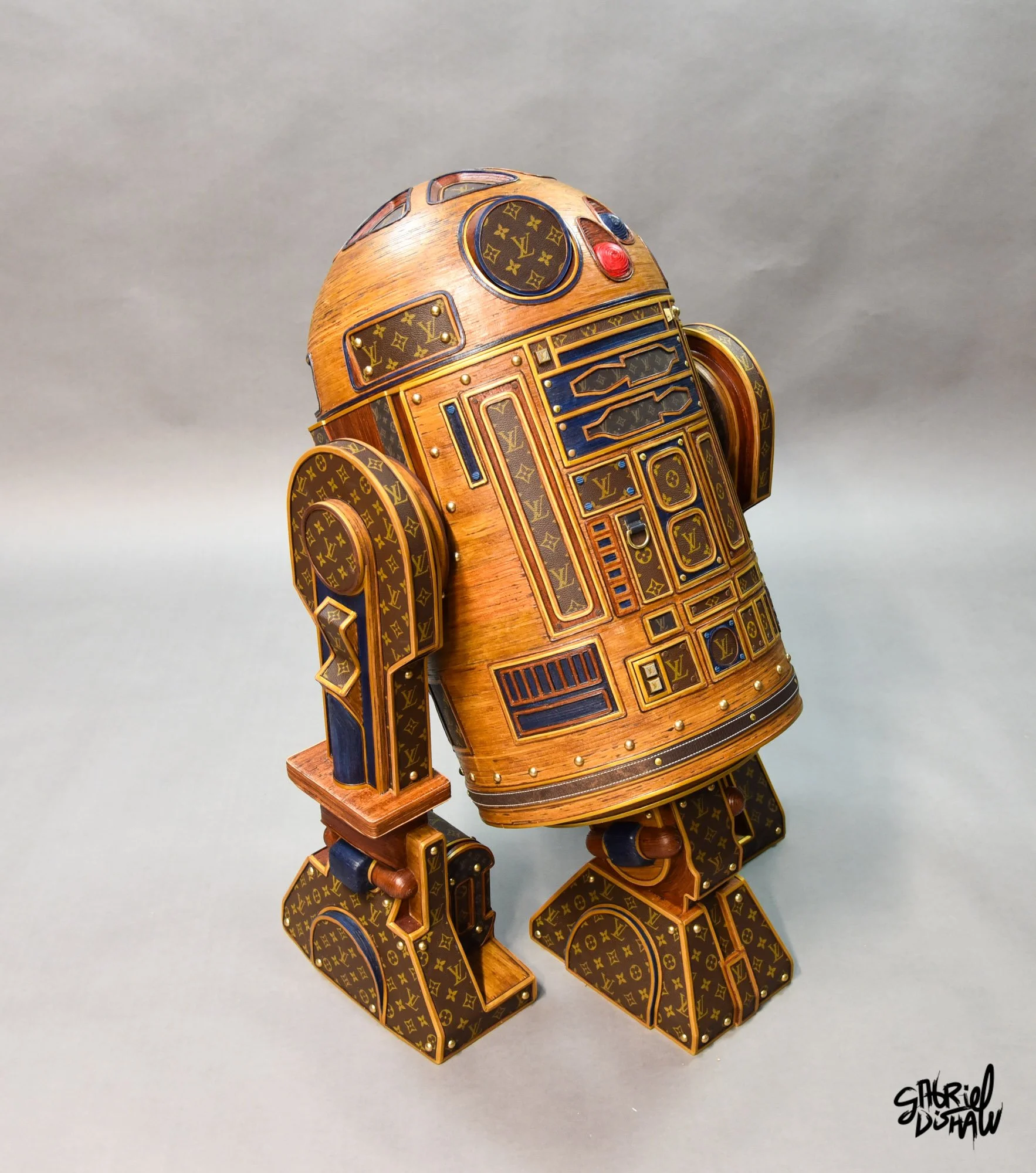 Gabriel-dishaw-r2-deluxe-r2d2-star-wars-luxury-art-droid-upcycled-40.jpg