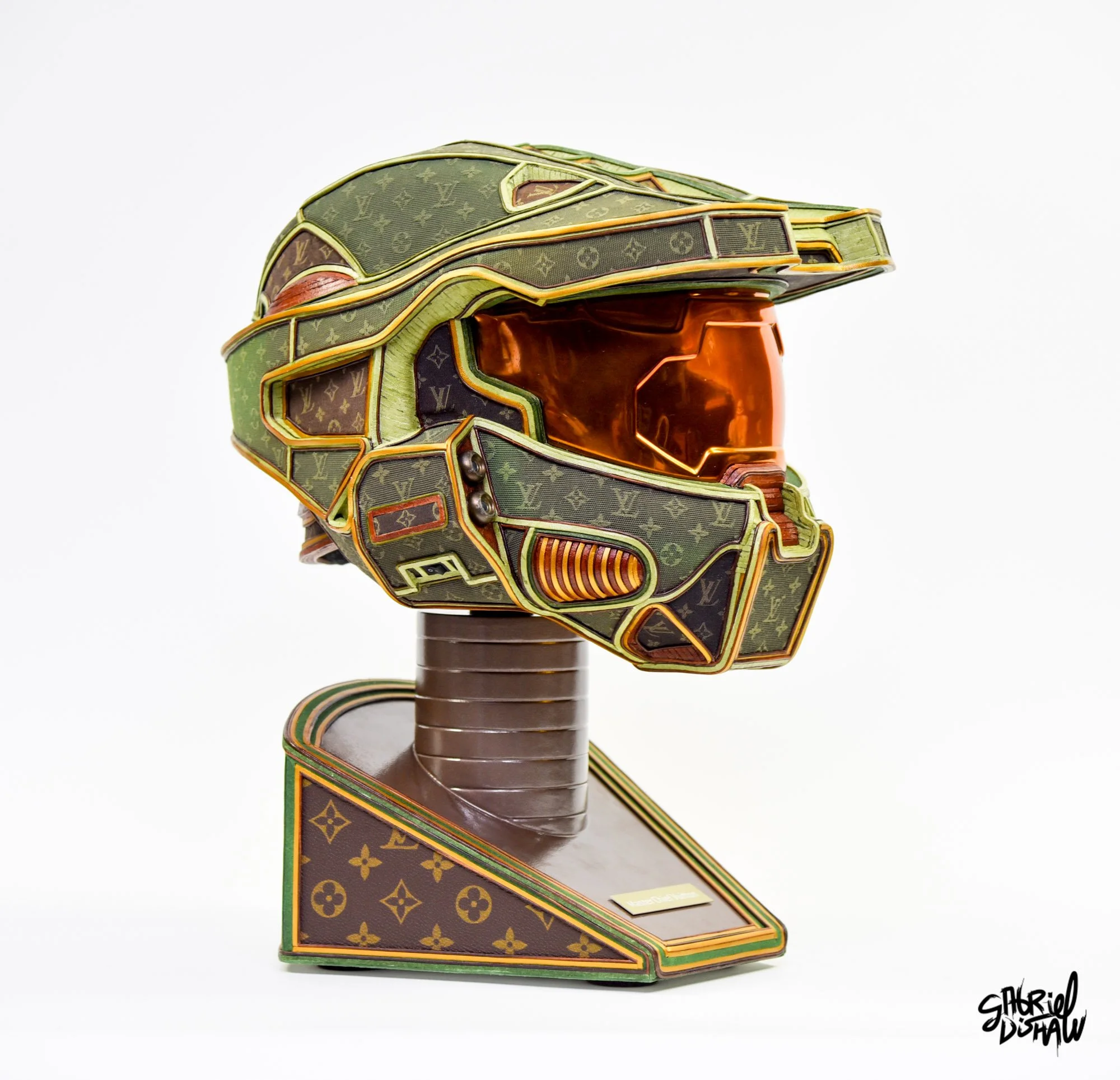 Gabriel-dishaw-master-chief-vuitton-luxe-halo-helmet-luxury-art-upcycled-cosplay-43.jpg