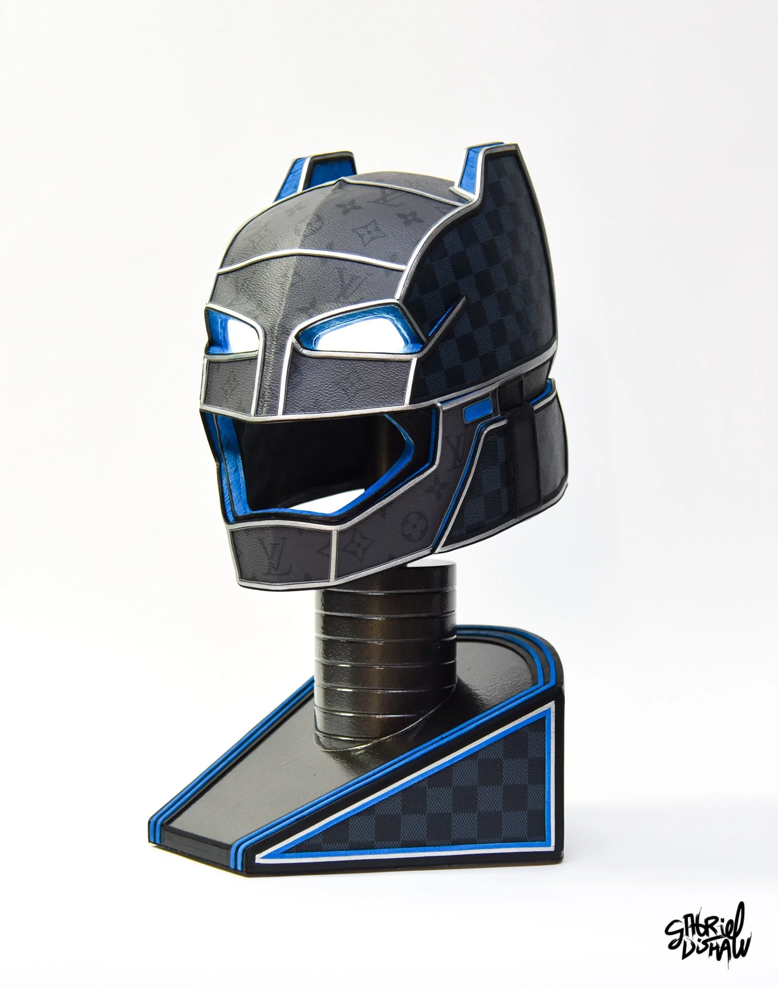 Gabriel-dishaw-gotham-luxe-batman-dark-knight-upcycled-cosplay-helmet-comic-art-dc-comics-8.jpg