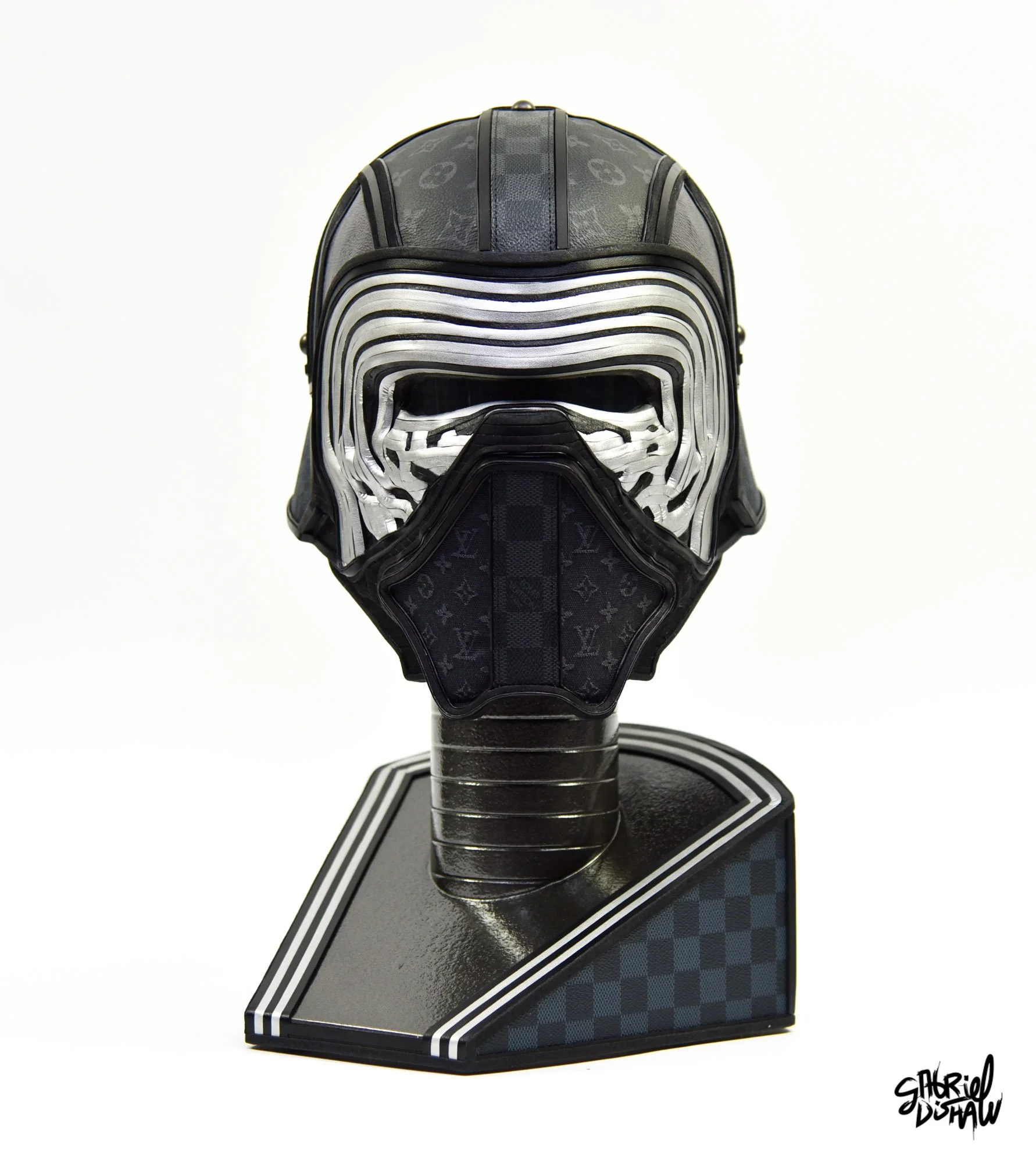 Gabriel-dishaw-luxe-ren--kylo-ren-dark-side-upcycled-cosplay-helmet-art-star-wars-27.jpg