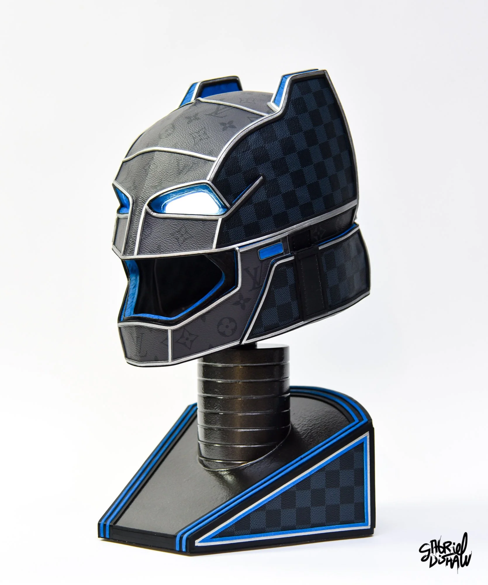Gabriel-dishaw-gotham-luxe-batman-dark-knight-upcycled-cosplay-helmet-comic-art-dc-comics-22.jpg