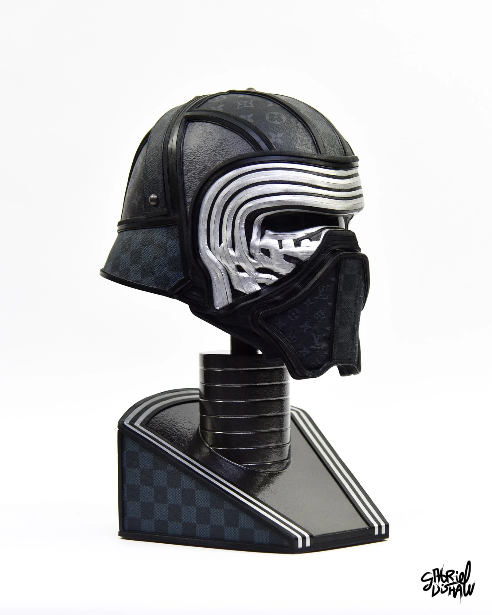 Gabriel-dishaw-luxe-ren--kylo-ren-dark-side-upcycled-cosplay-helmet-art-star-wars-19.jpg