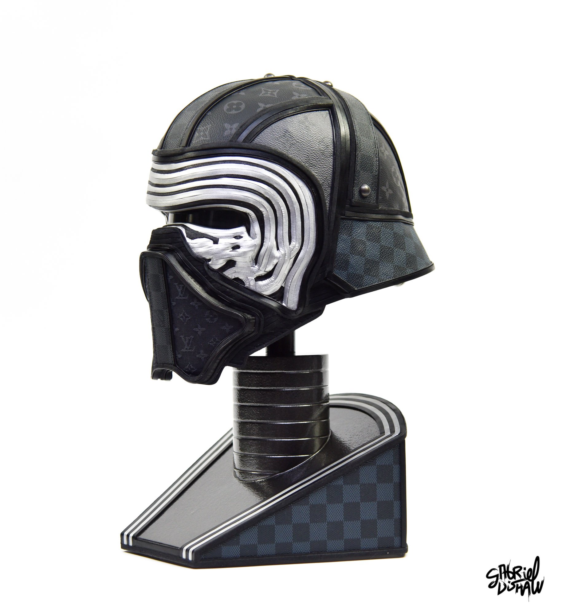 Gabriel-dishaw-luxe-ren--kylo-ren-dark-side-upcycled-cosplay-helmet-art-star-wars-01.jpg