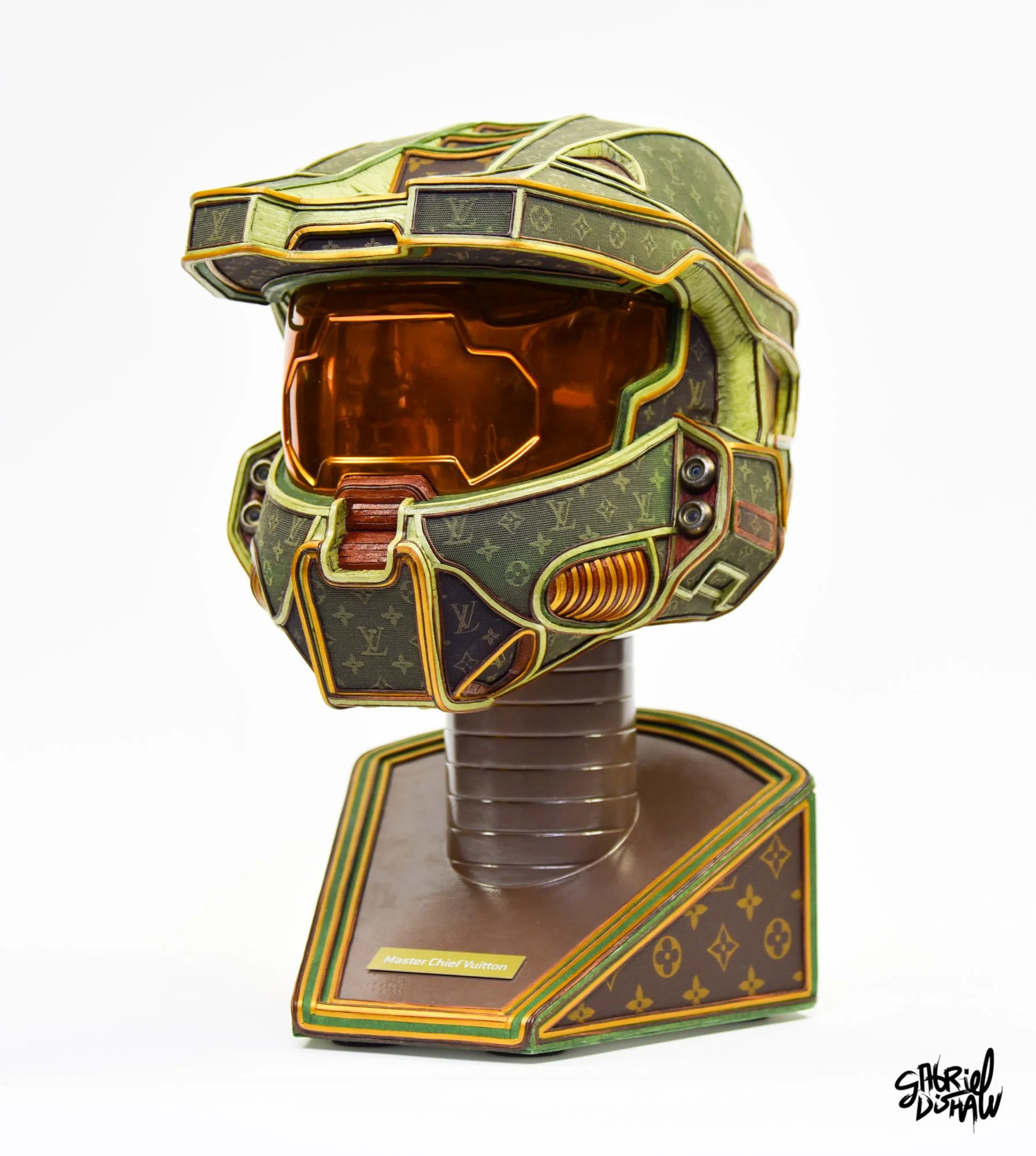 Gabriel-dishaw-master-chief-vuitton-luxe-halo-helmet-luxury-art-upcycled-cosplay-38.jpg
