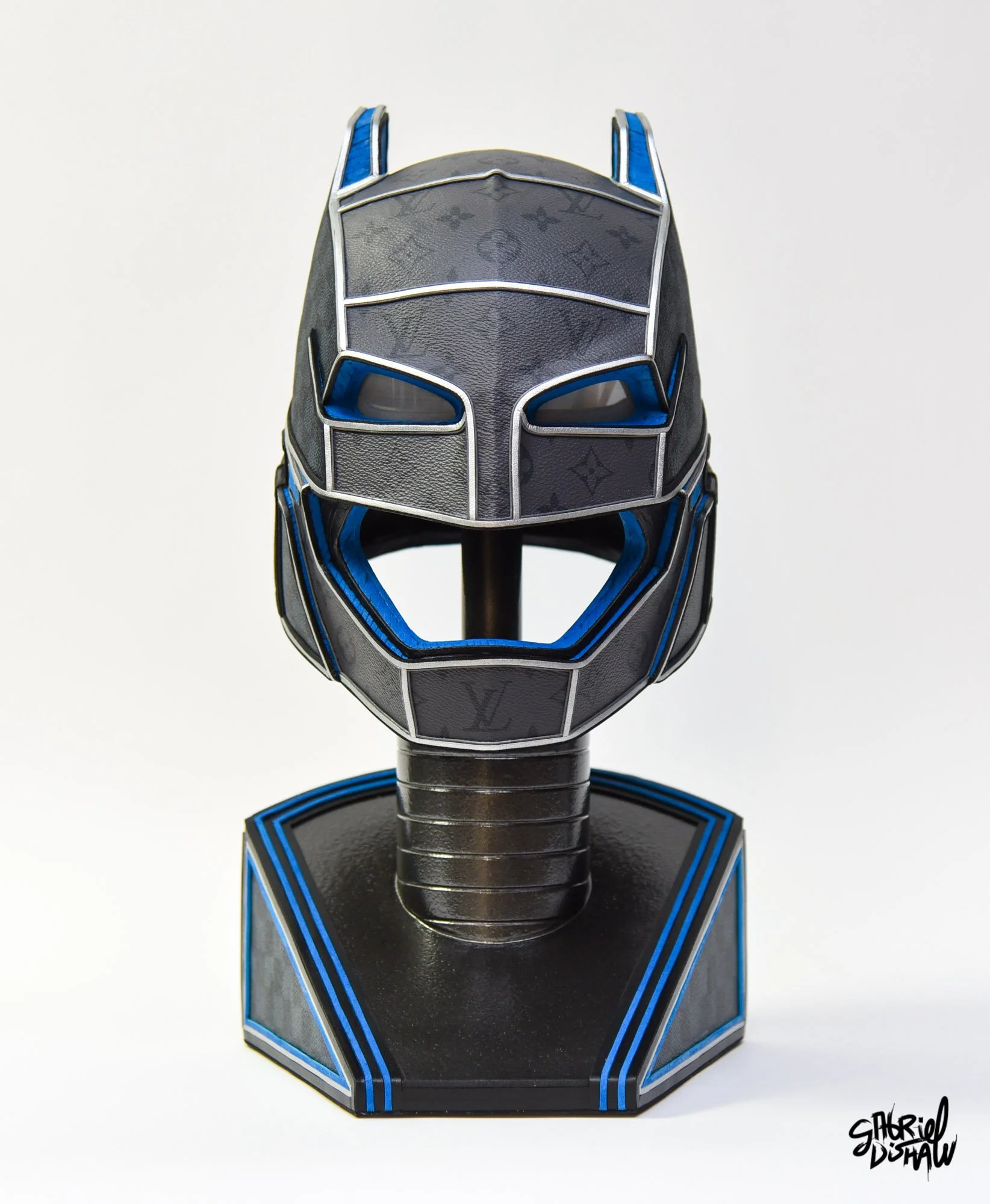 Gabriel-dishaw-gotham-luxe-batman-dark-knight-upcycled-cosplay-helmet-comic-art-dc-comics-42.jpg