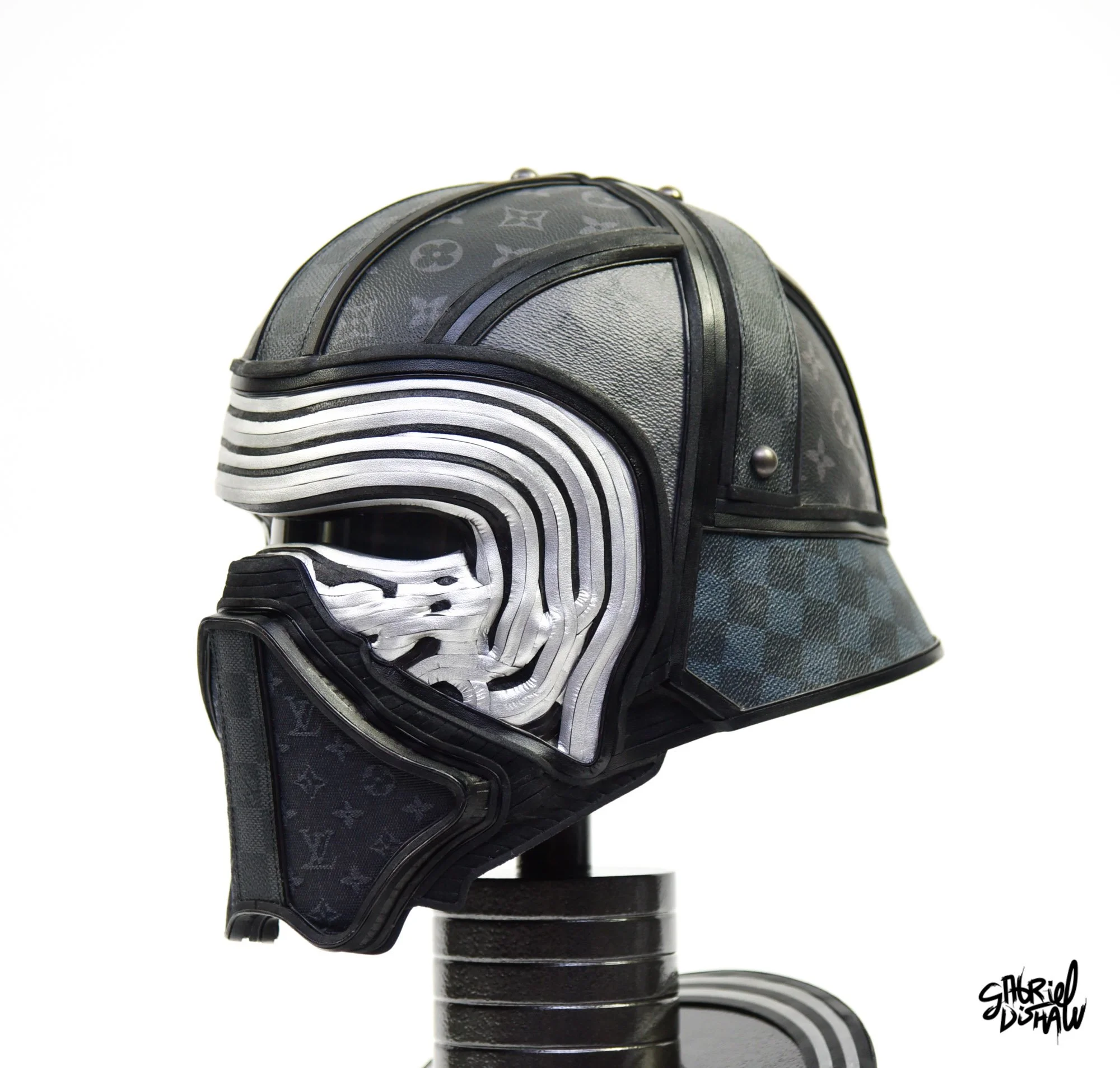 Gabriel-dishaw-luxe-ren--kylo-ren-dark-side-upcycled-cosplay-helmet-art-star-wars-02.jpg