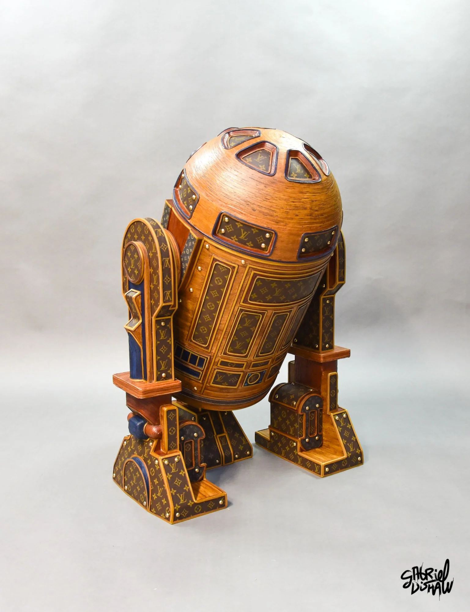 Gabriel-dishaw-r2-deluxe-r2d2-star-wars-luxury-art-droid-upcycled-05.jpg