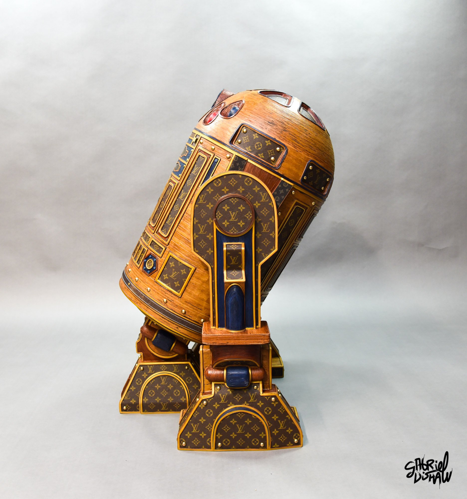 Gabriel-dishaw-r2-deluxe-r2d2-star-wars-luxury-art-droid-upcycled-08.jpg